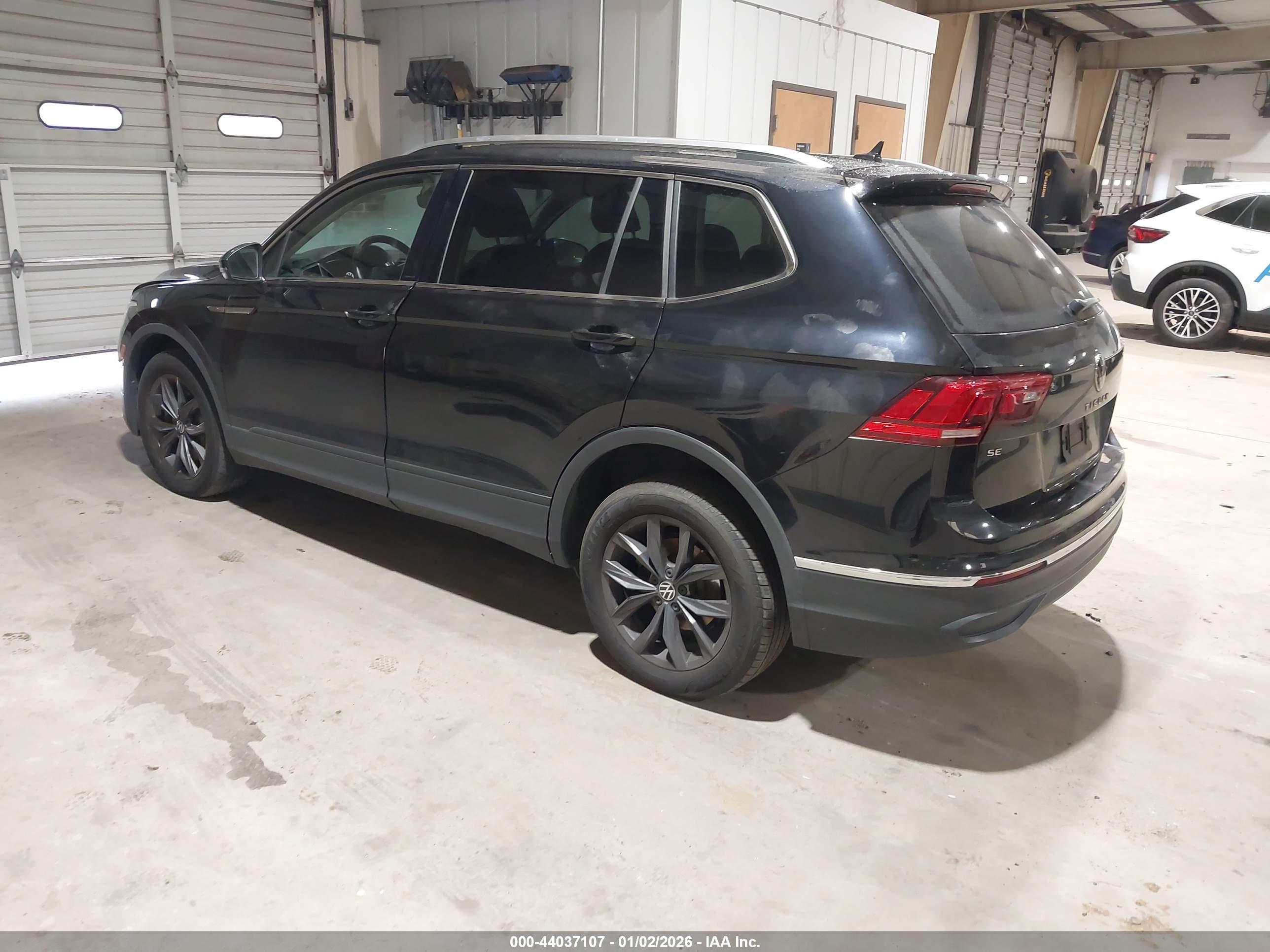 VOLKSWAGEN TIGUAN image 3