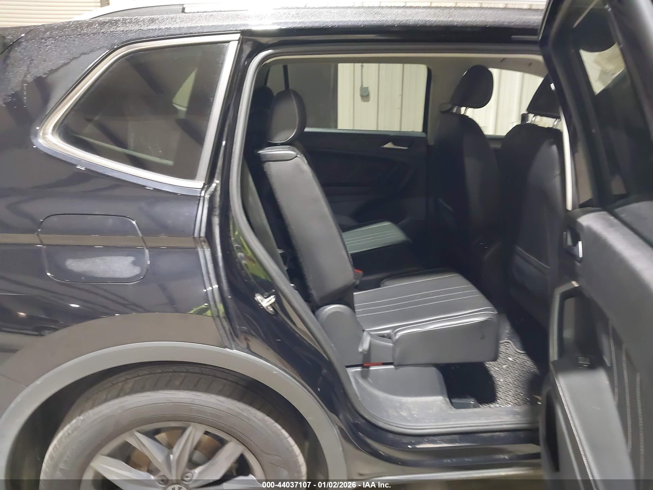 VOLKSWAGEN TIGUAN image 8