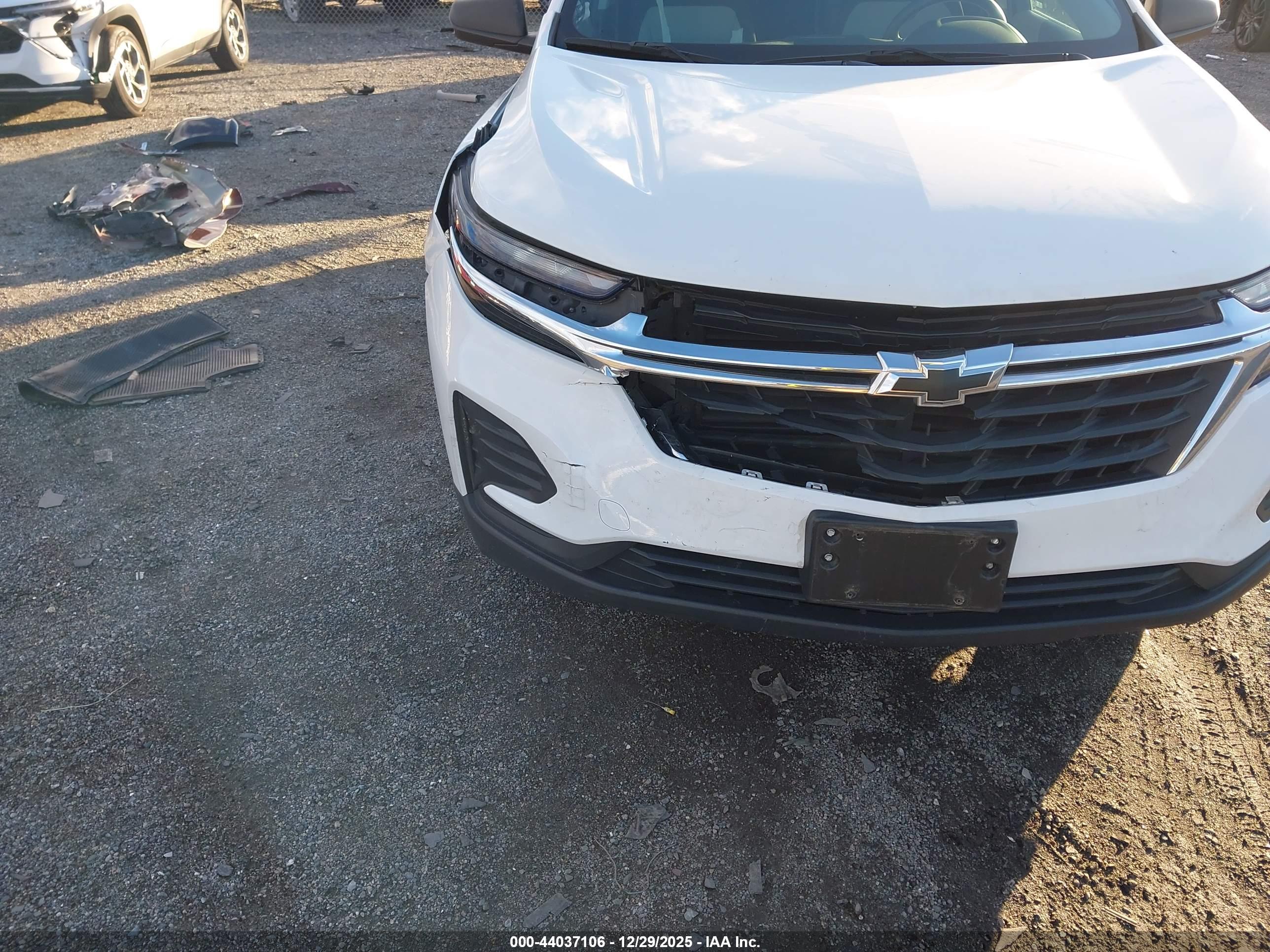 CHEVROLET EQUINOX image 6