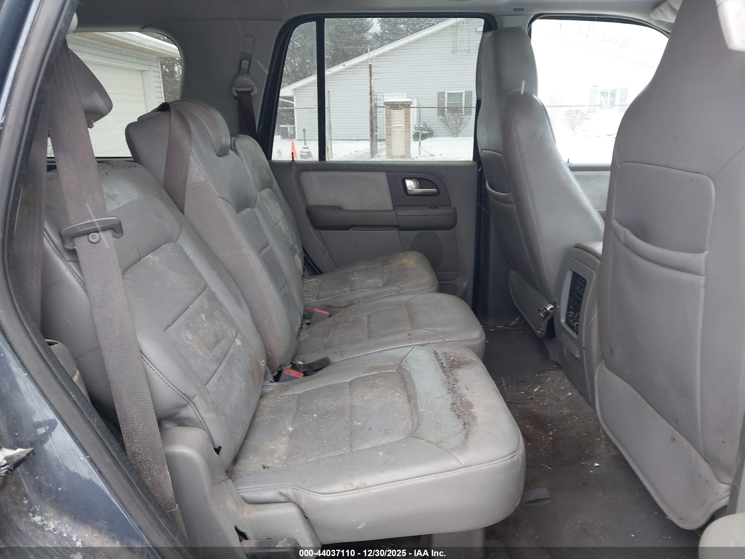 FORD EXPEDITION image 8
