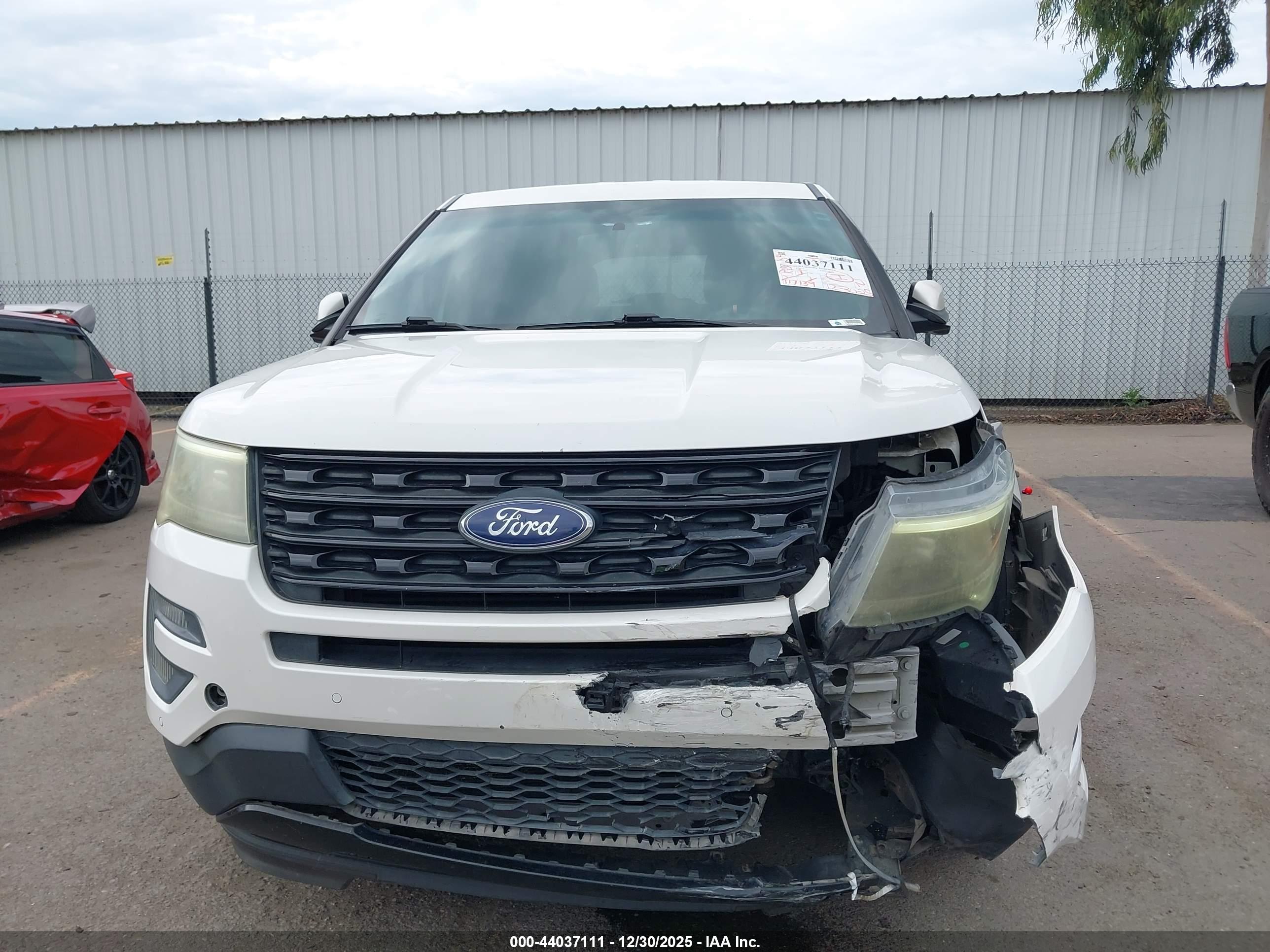 FORD EXPLORER image 6