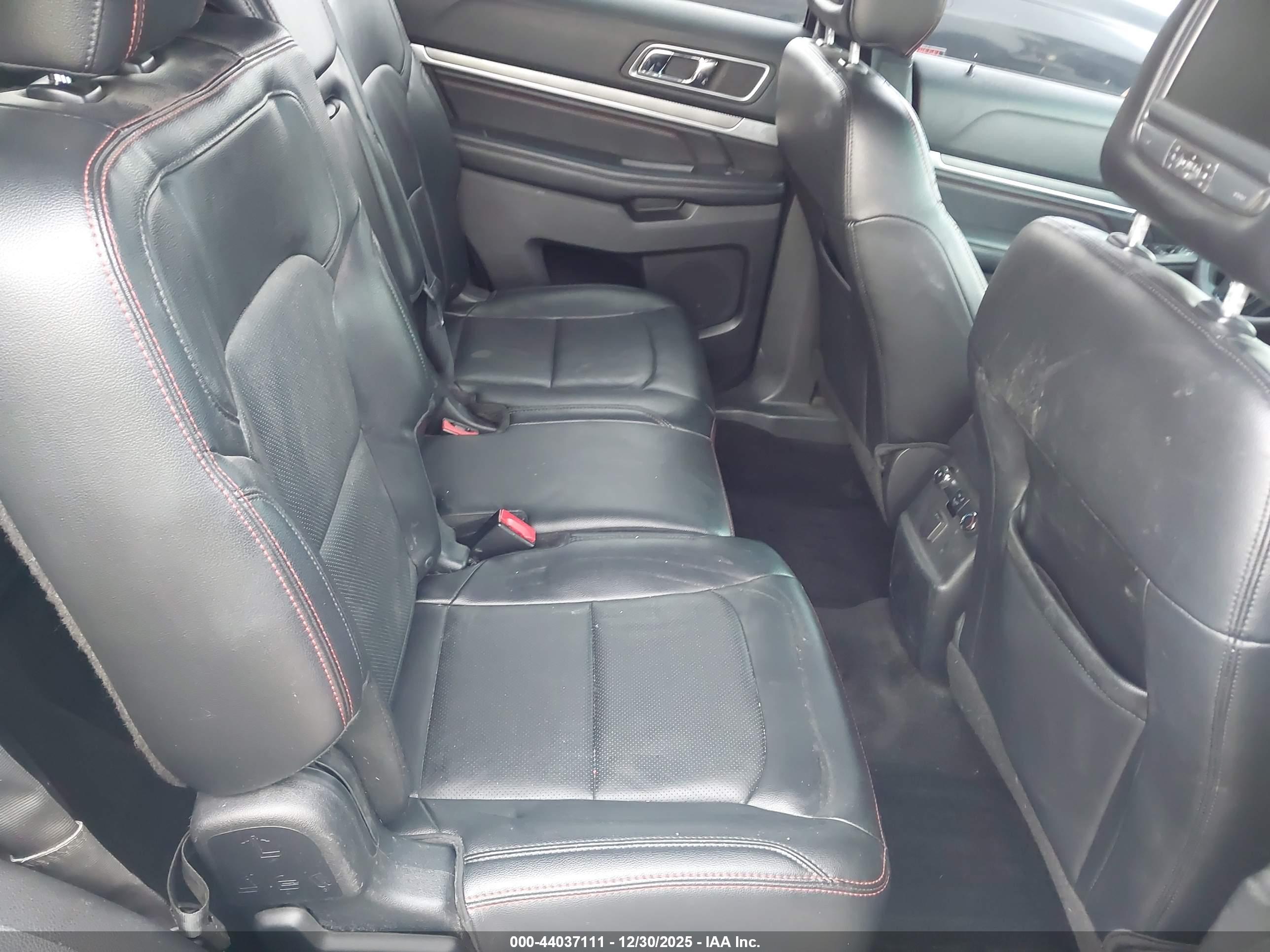 FORD EXPLORER image 8