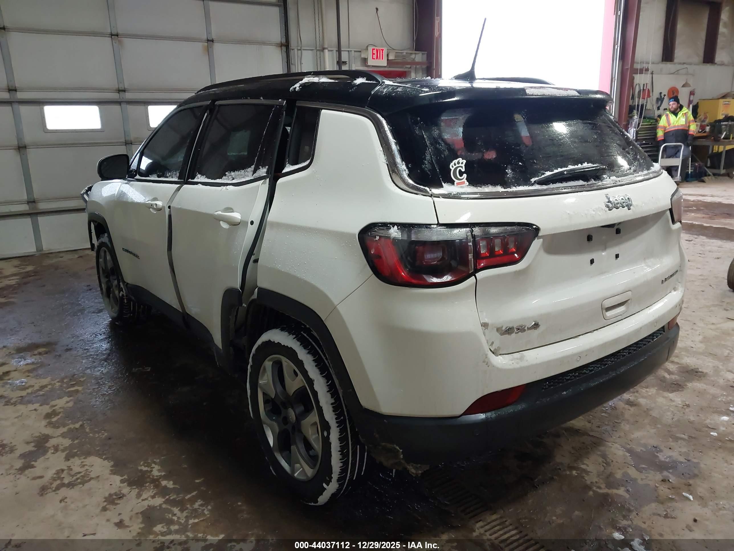 JEEP COMPASS image 3
