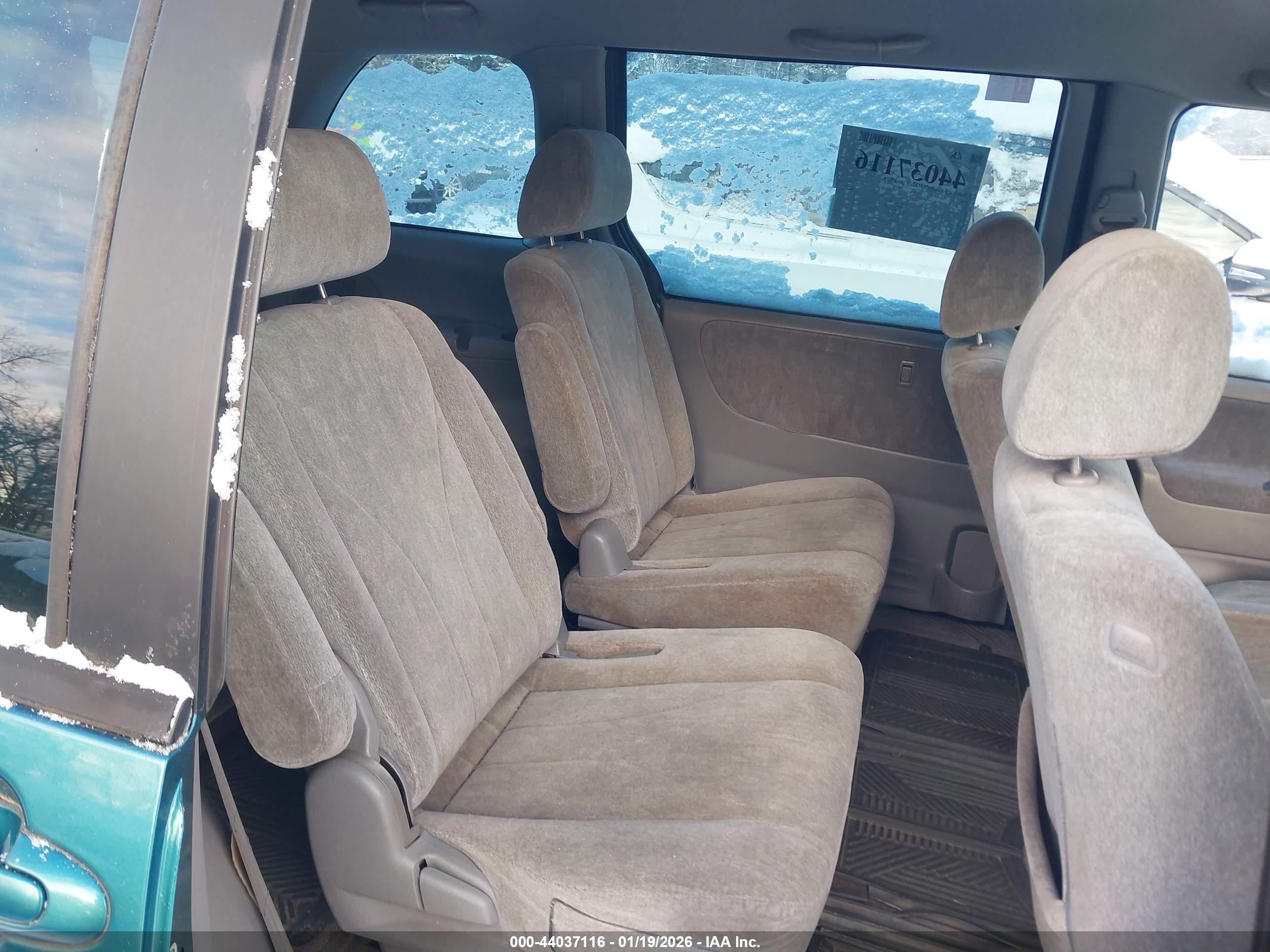 MAZDA MPV image 8