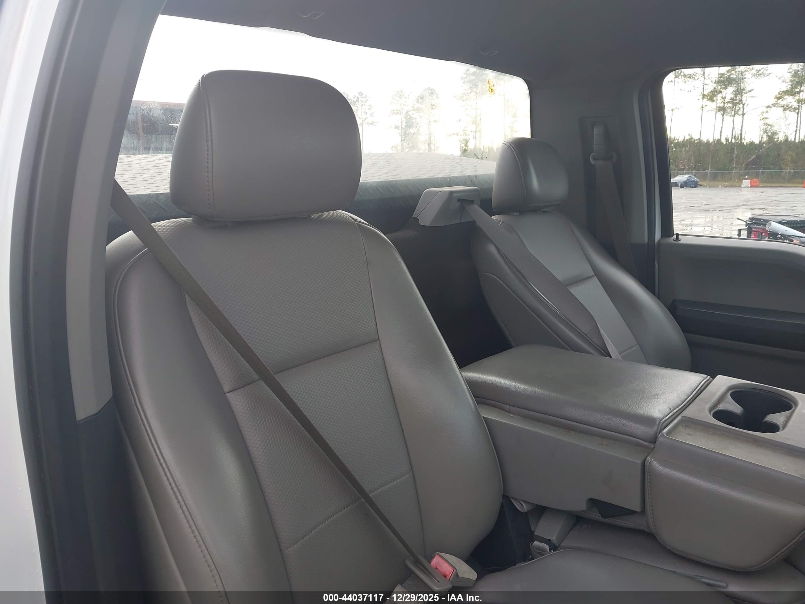 FORD F-150 image 8