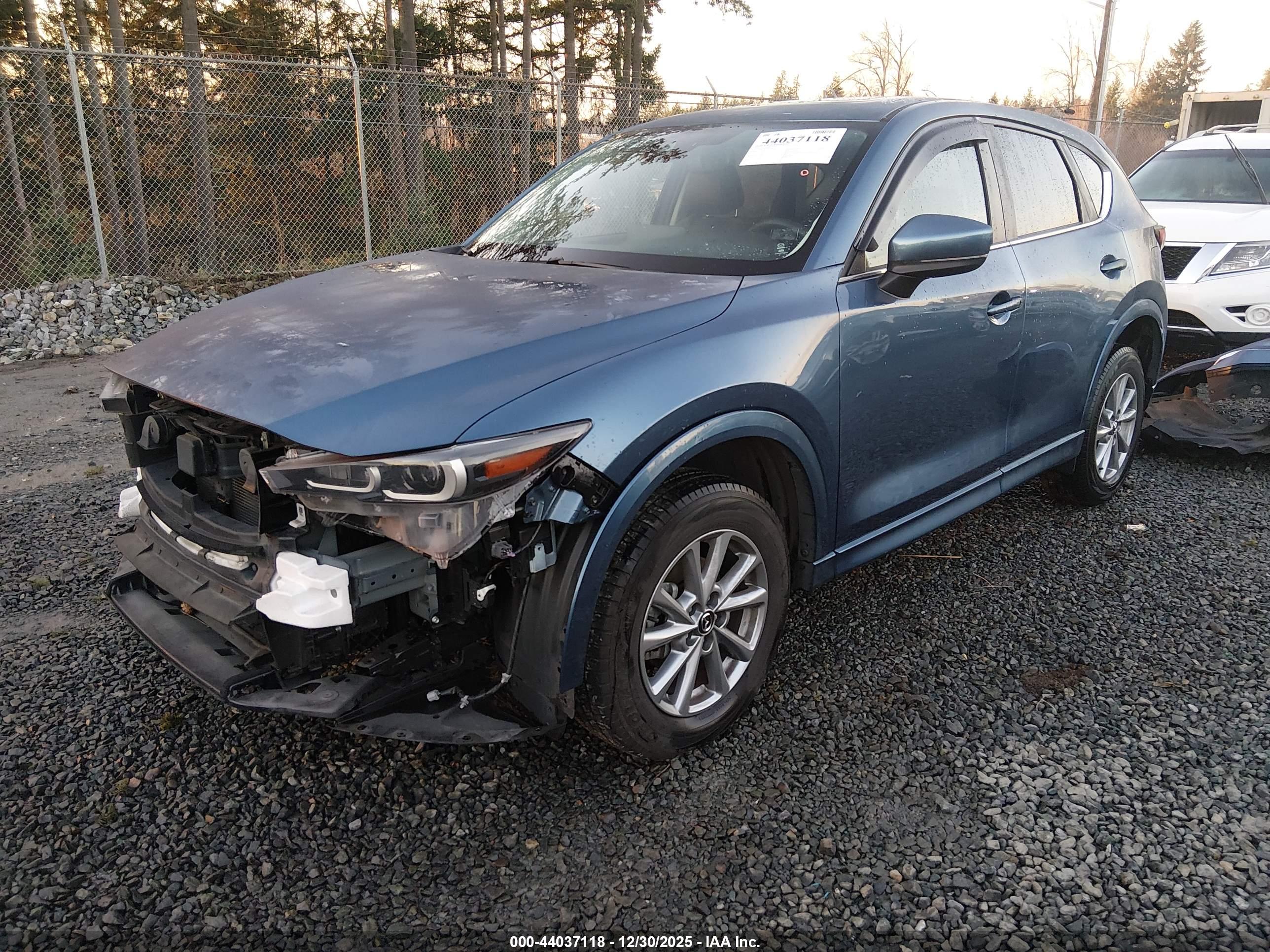 MAZDA CX-5 image 2