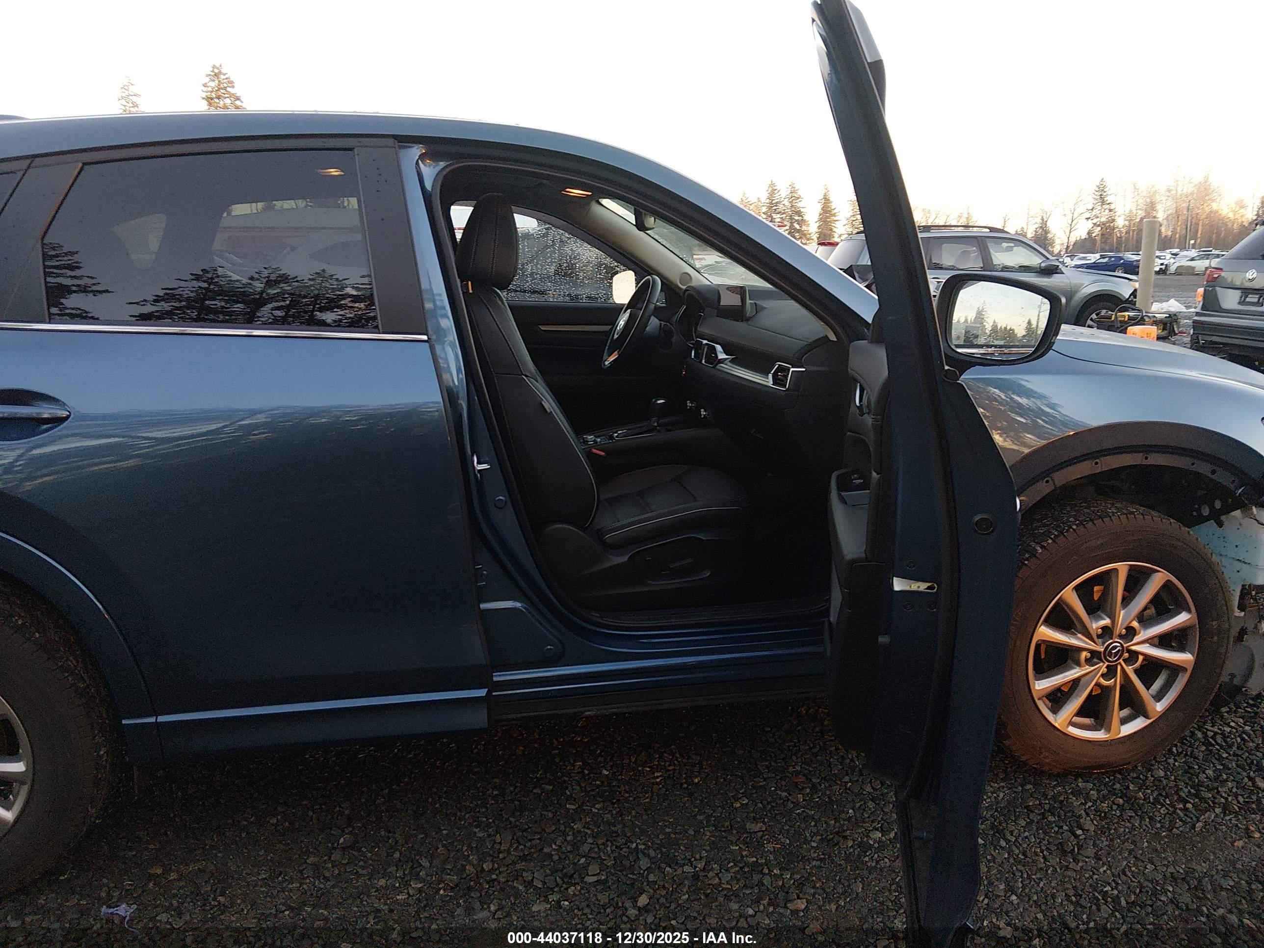 MAZDA CX-5 image 5