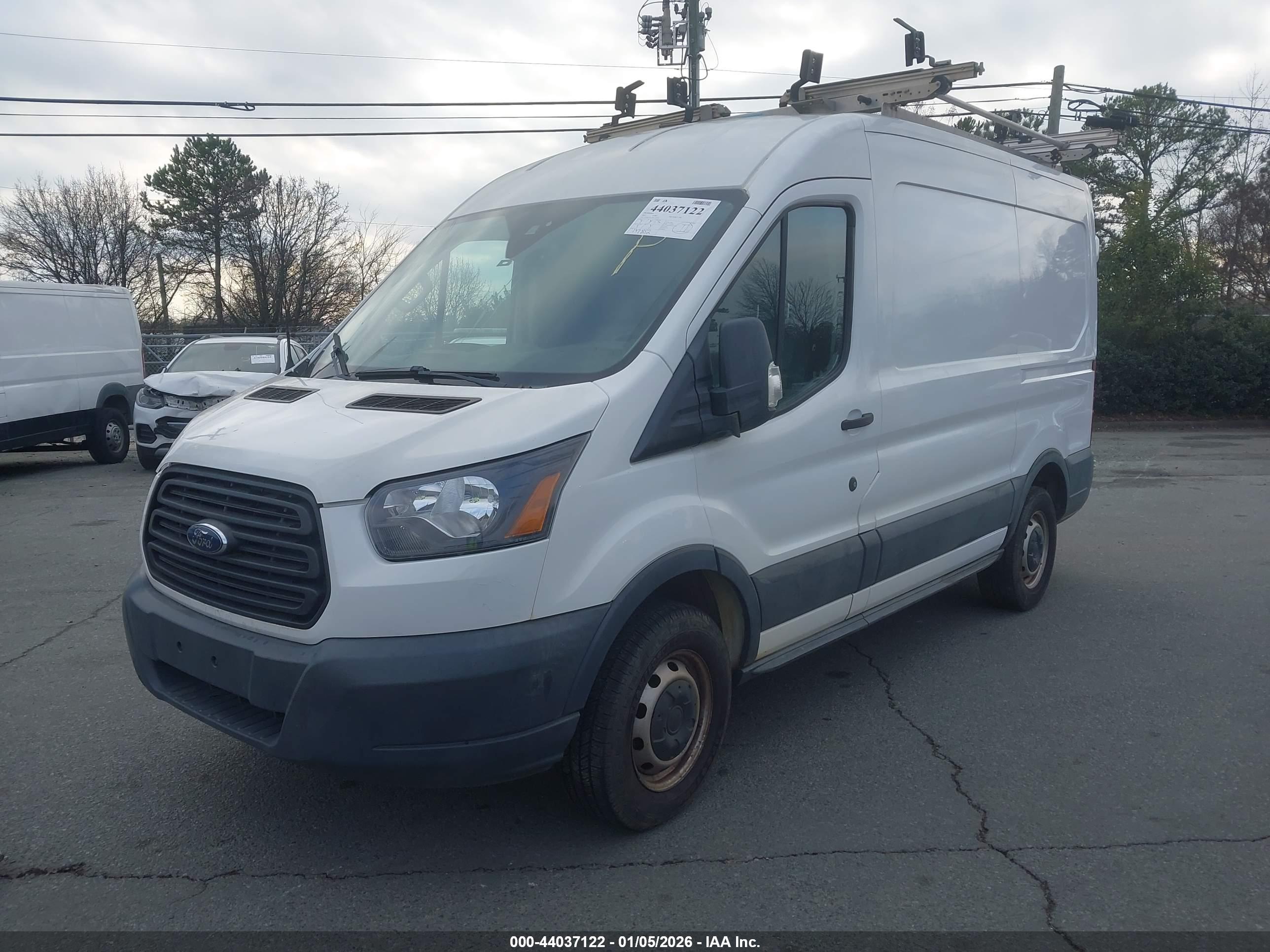FORD TRANSIT-250 image 2