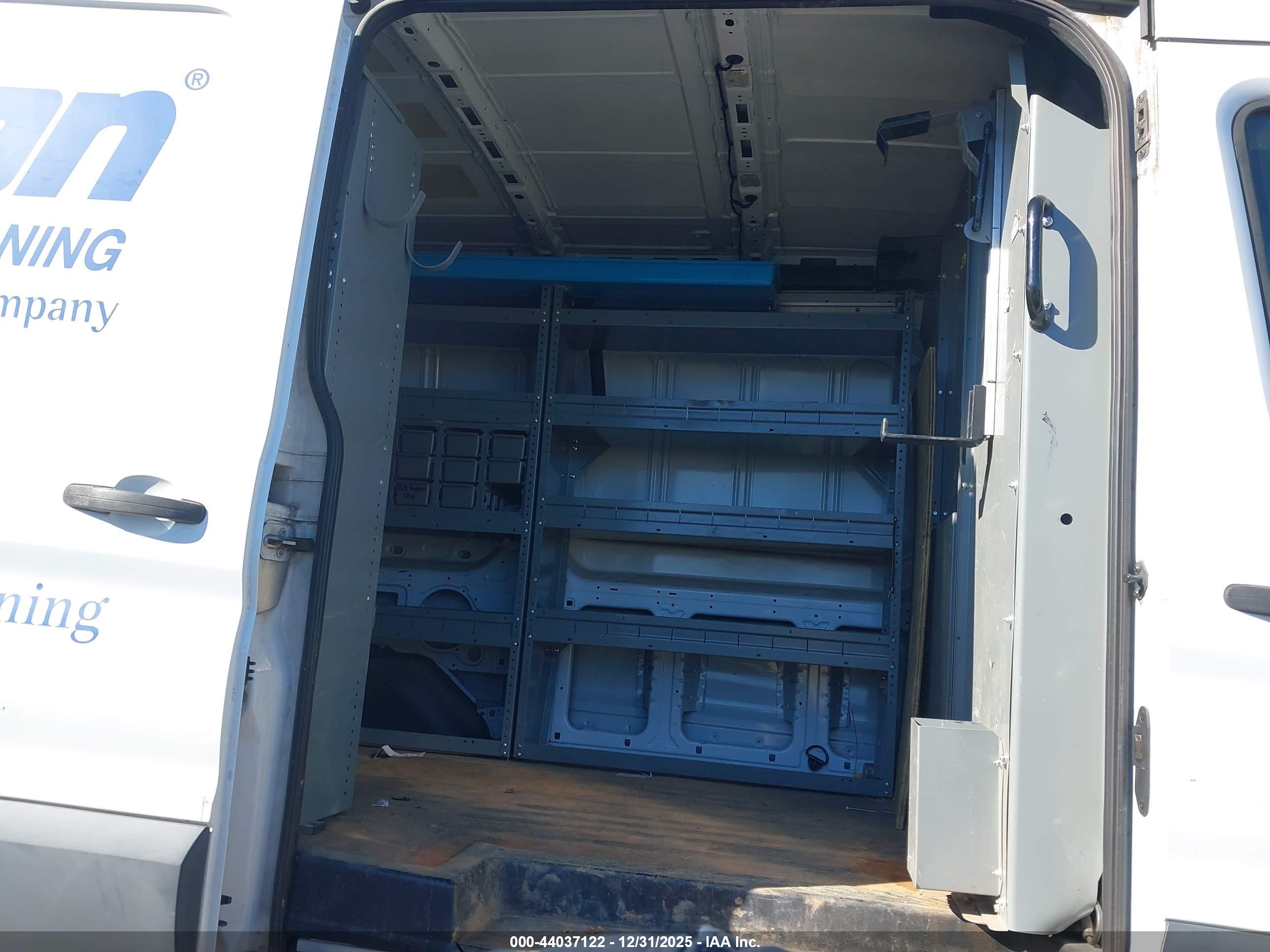 FORD TRANSIT-250 image 8