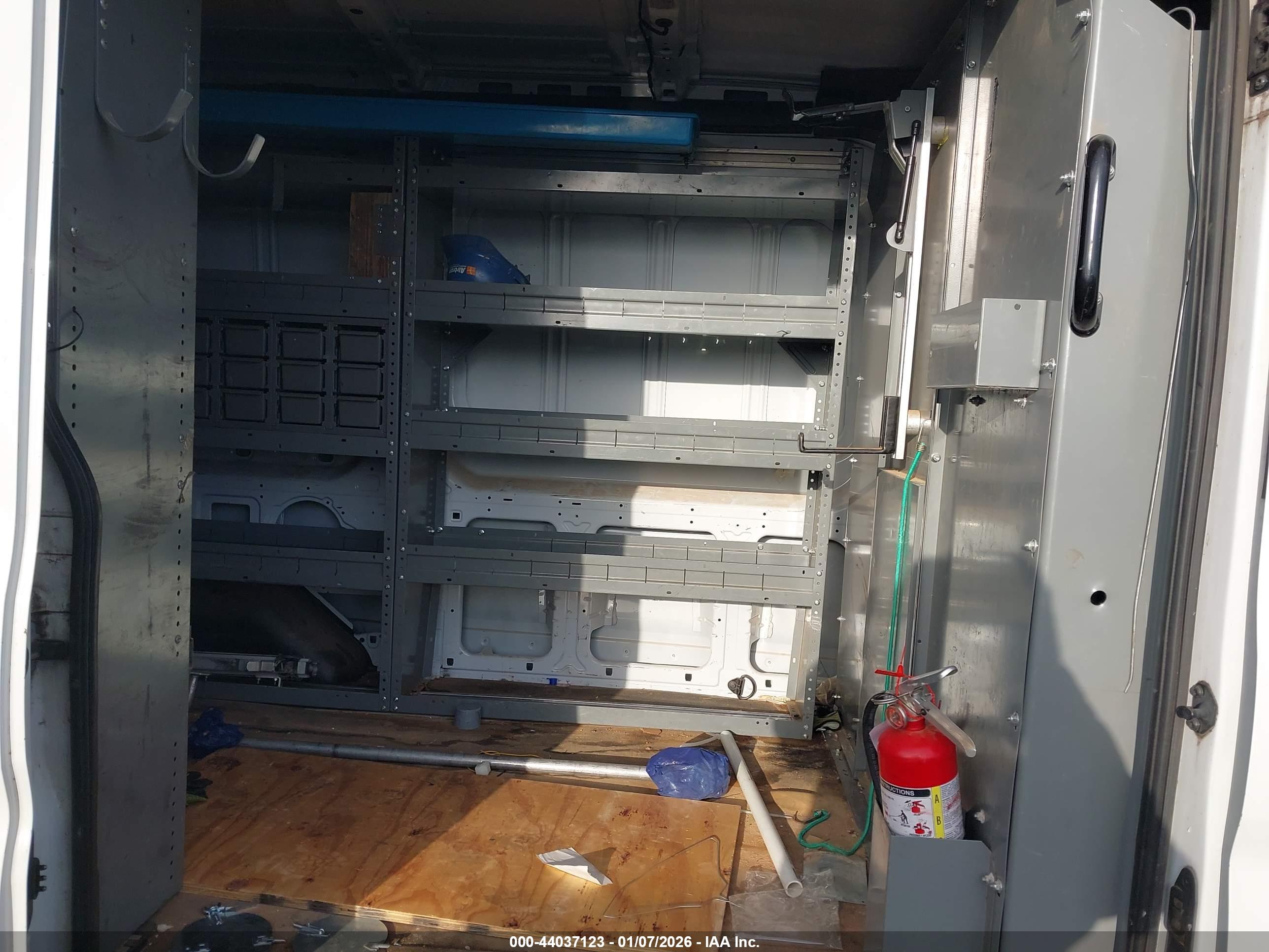 FORD TRANSIT-250 image 8