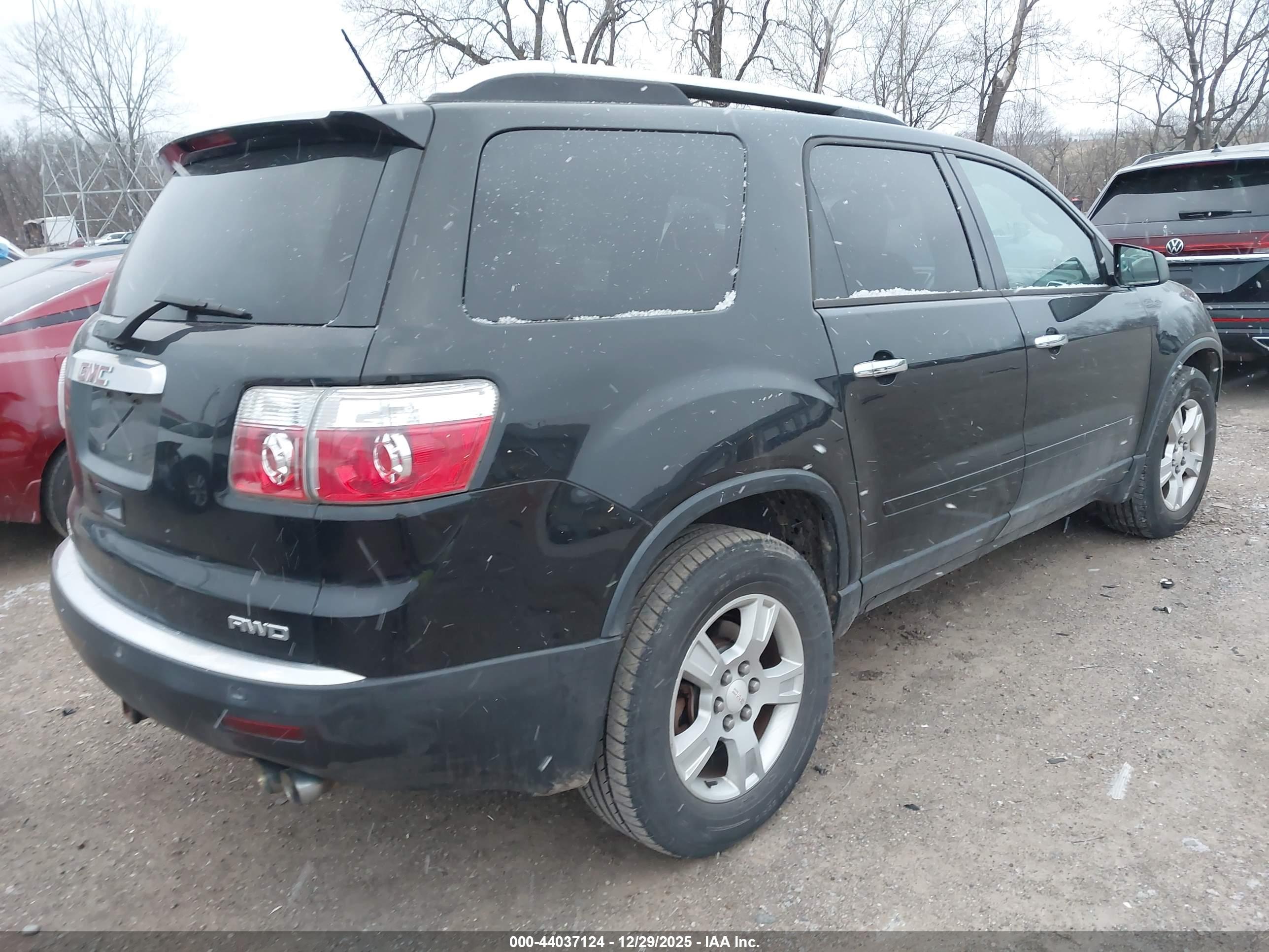 GMC ACADIA image 4
