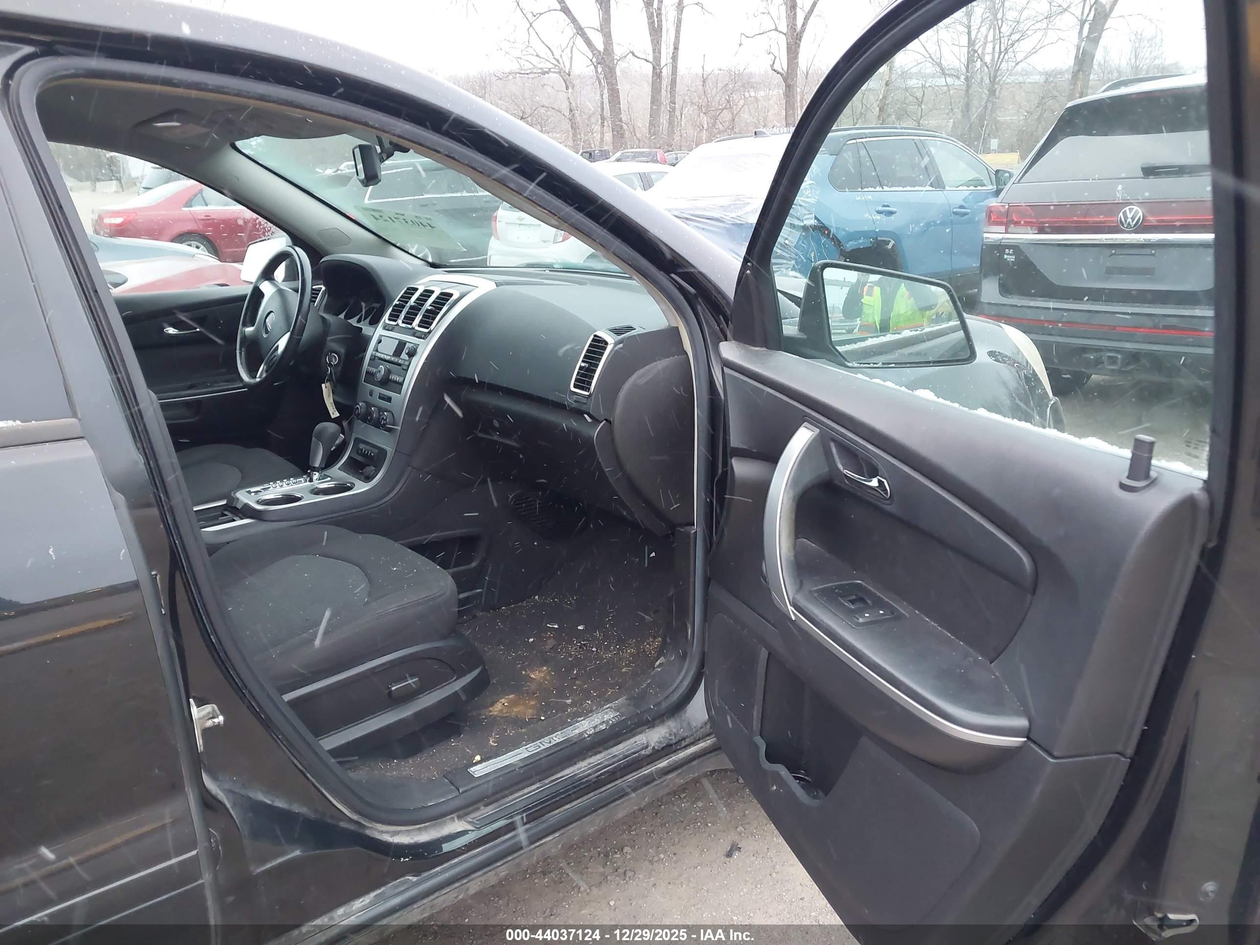 GMC ACADIA image 5