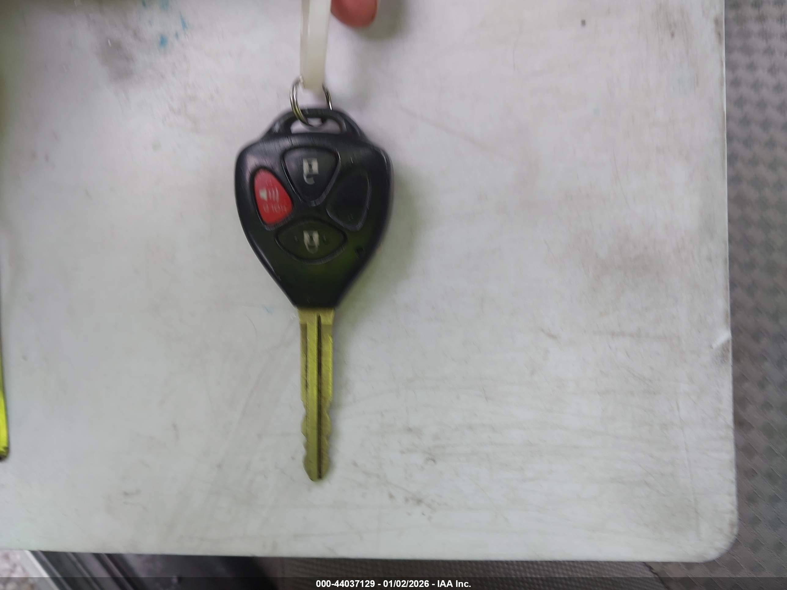 TOYOTA RAV4 image 11