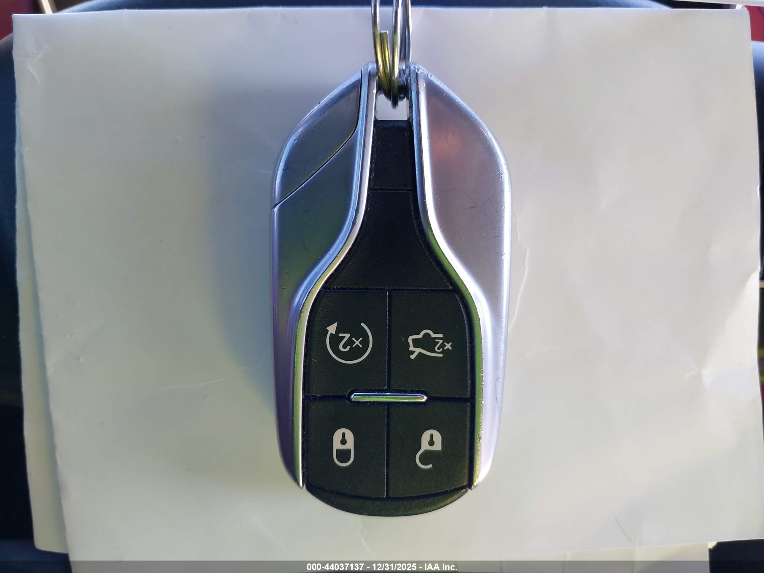MASERATI LEVANTE image 11