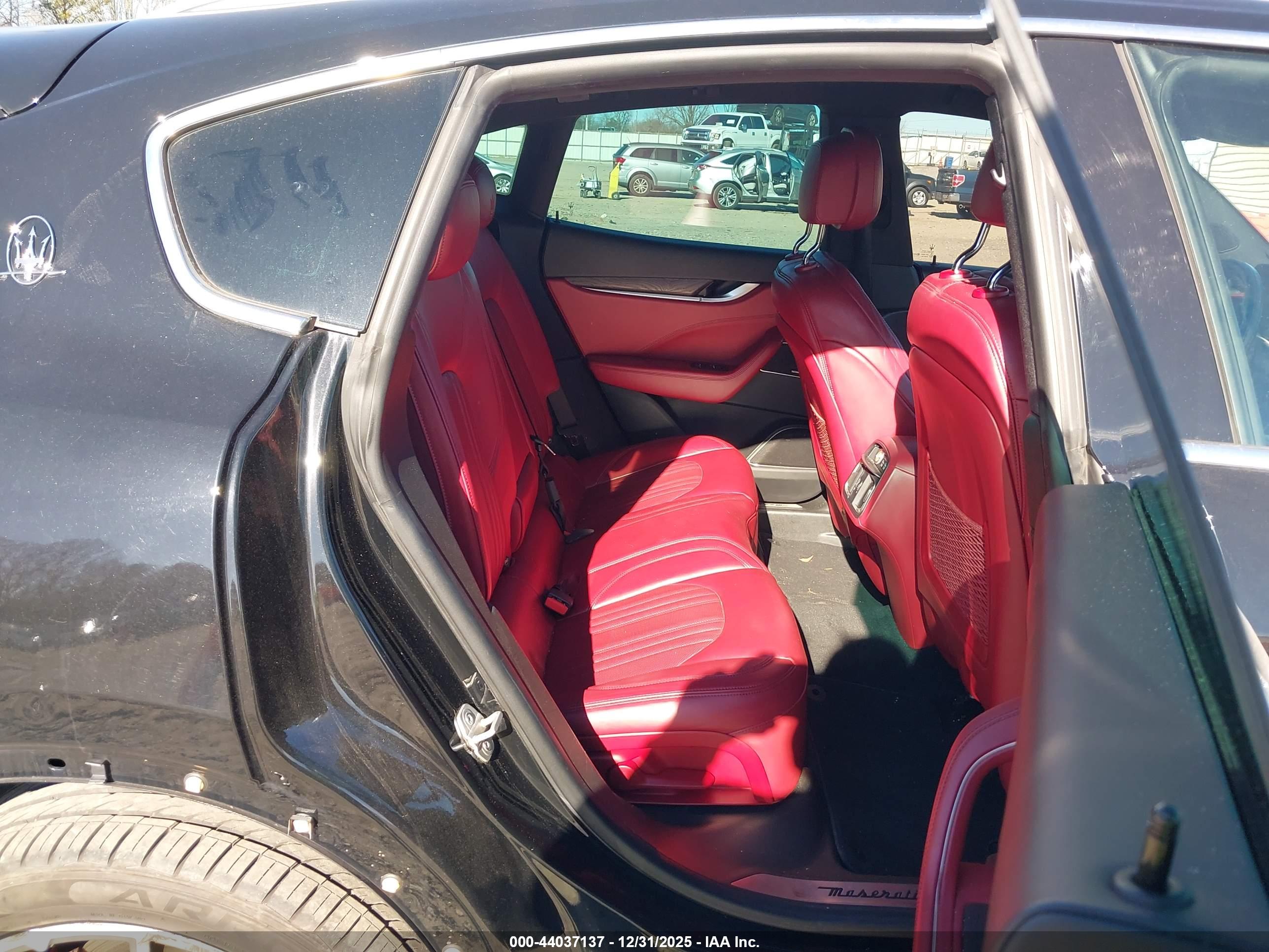 MASERATI LEVANTE image 8