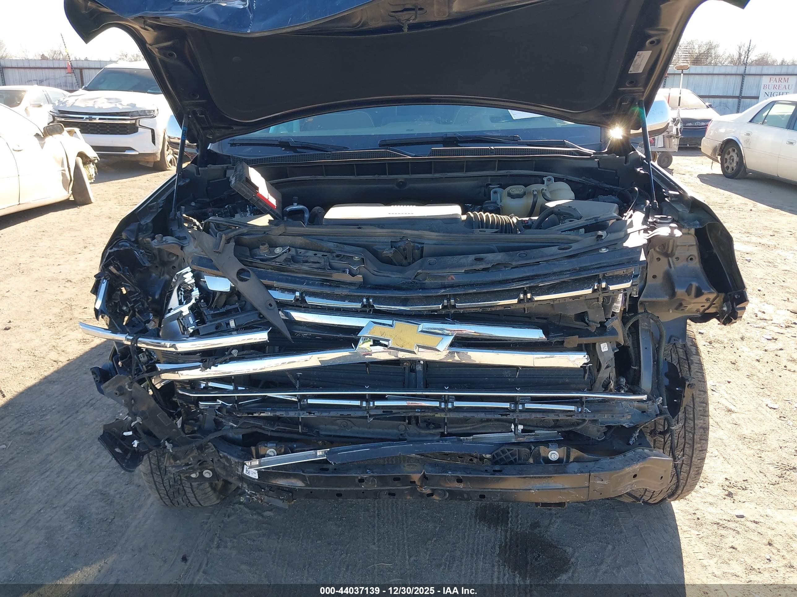CHEVROLET TAHOE image 10