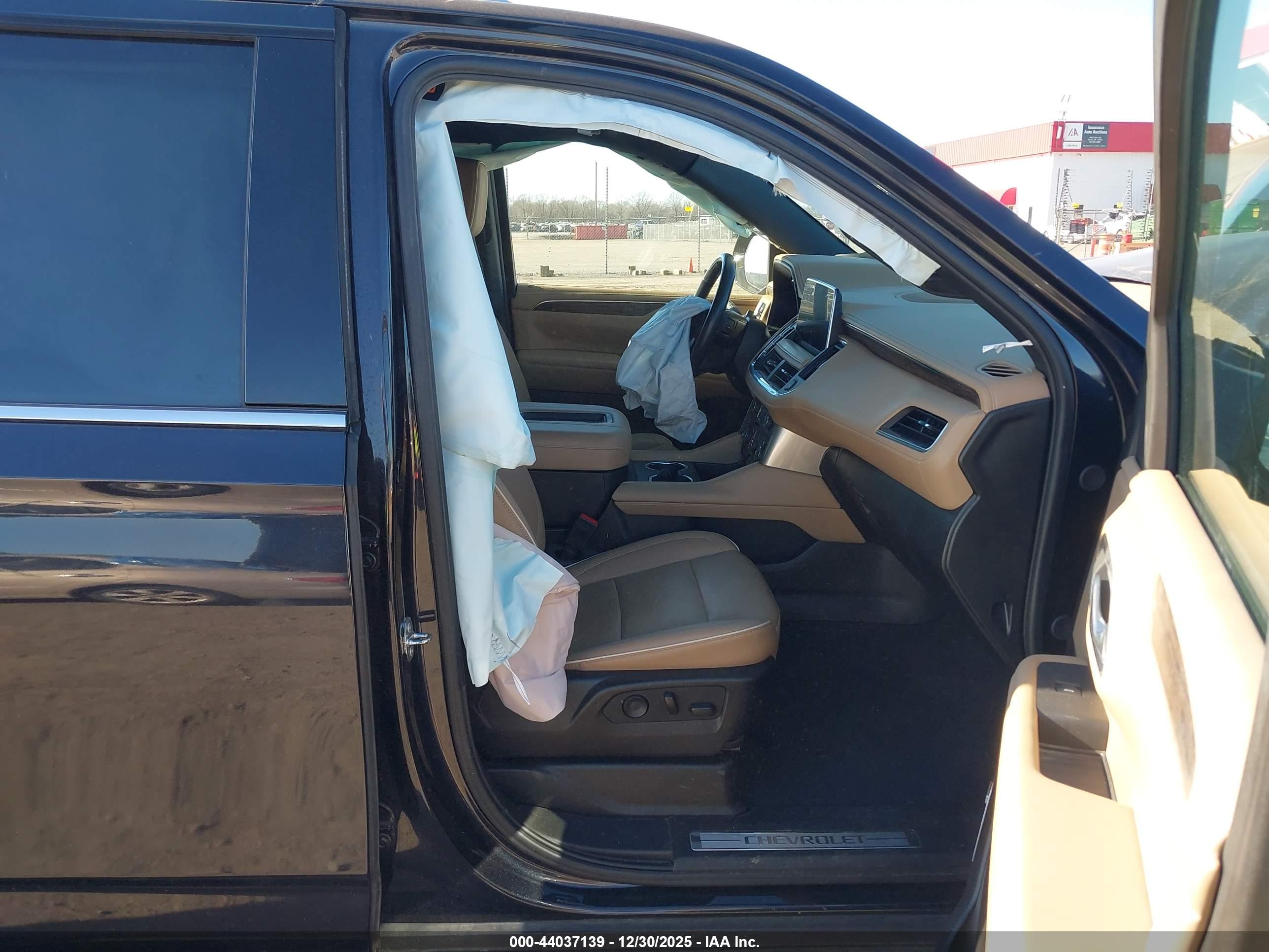 CHEVROLET TAHOE image 5