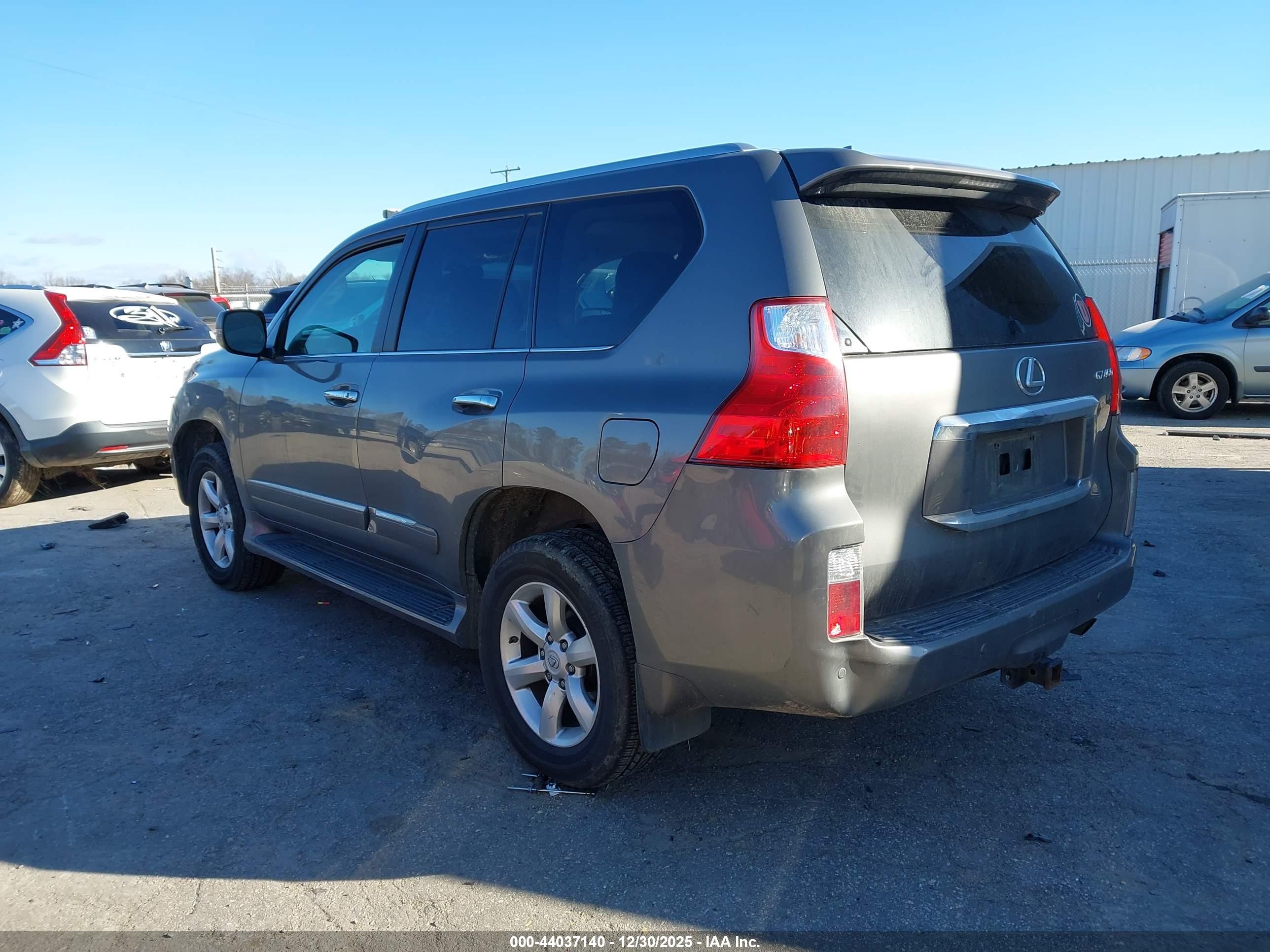 LEXUS GX image 3