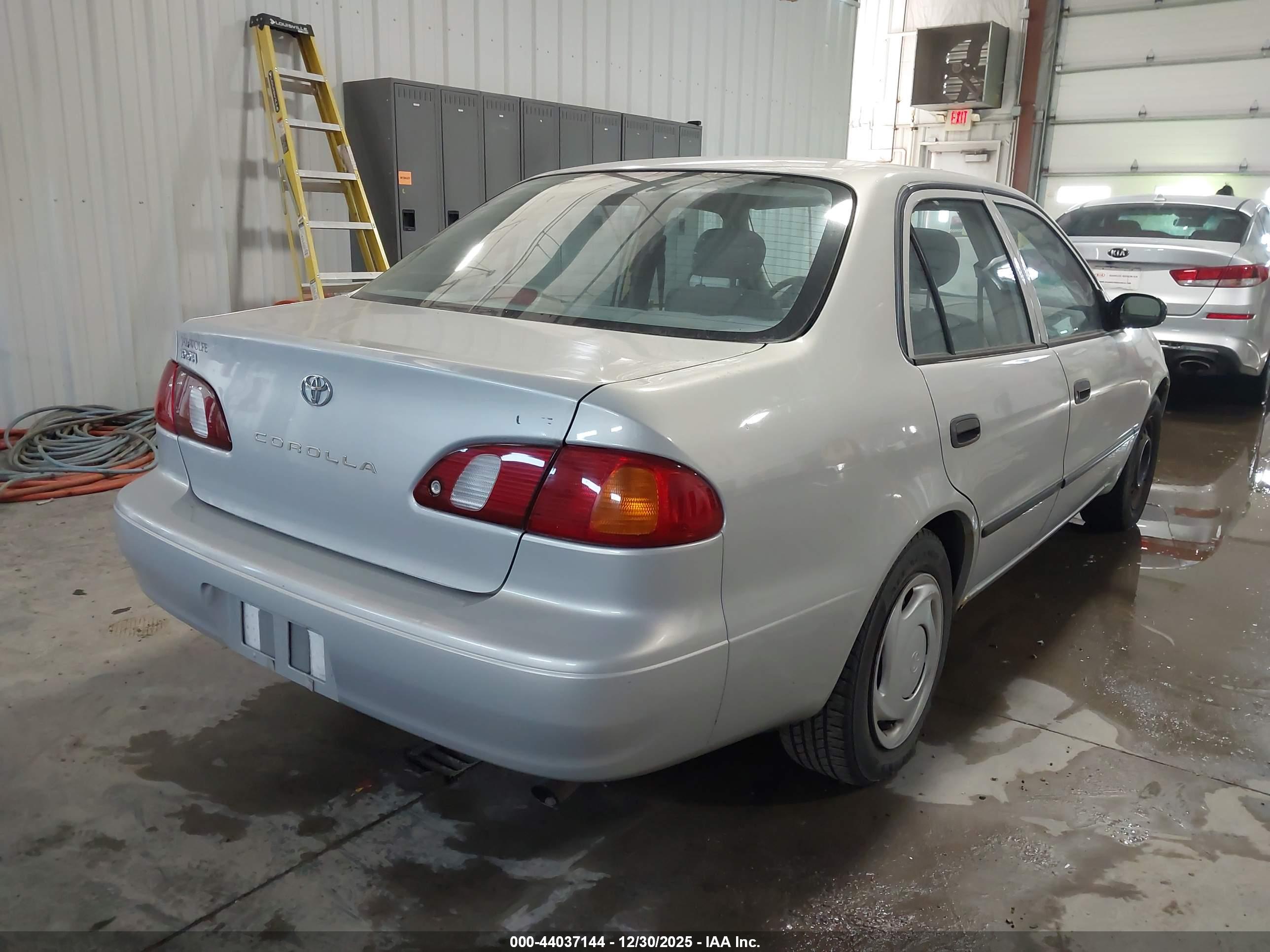 TOYOTA COROLLA image 4