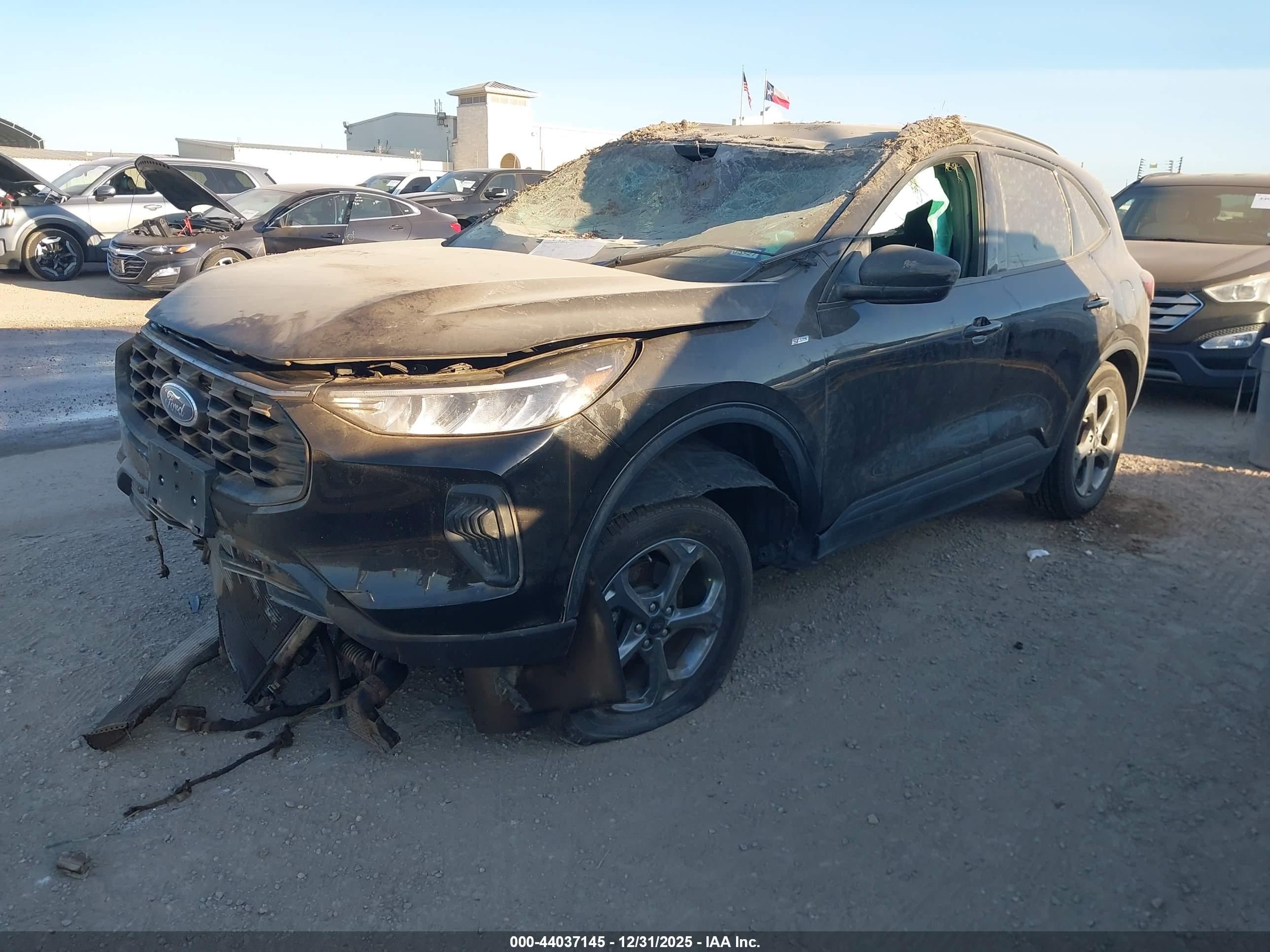 FORD ESCAPE image 2