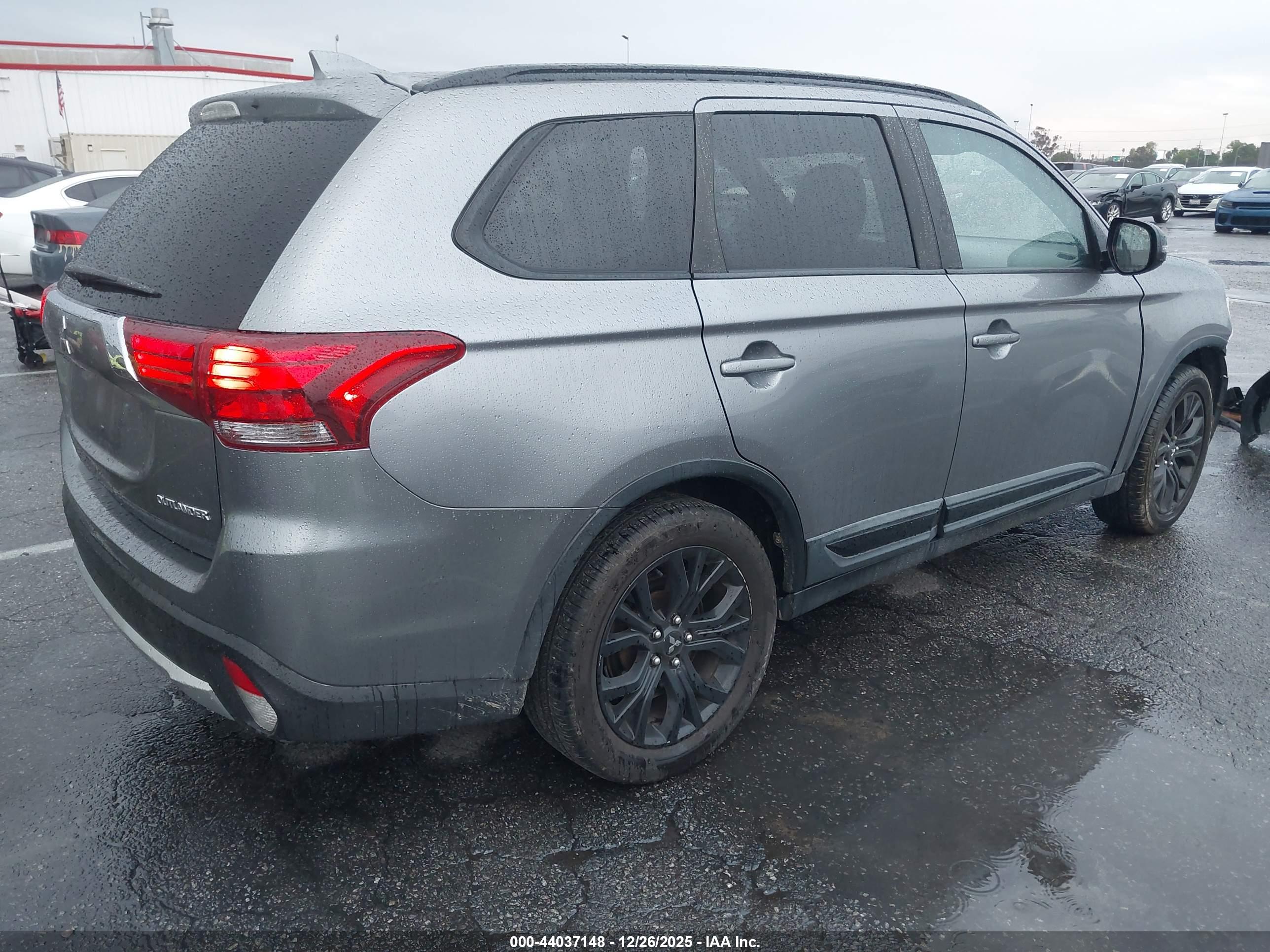 MITSUBISHI OUTLANDER image 4