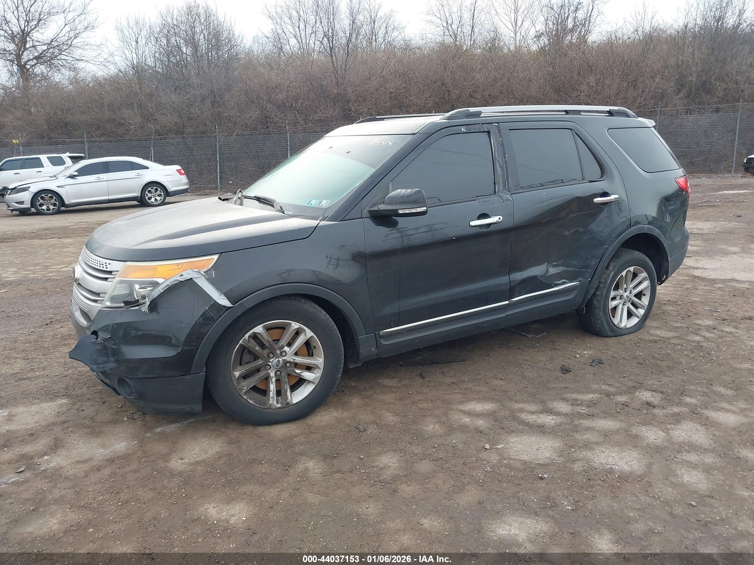 FORD EXPLORER image 2