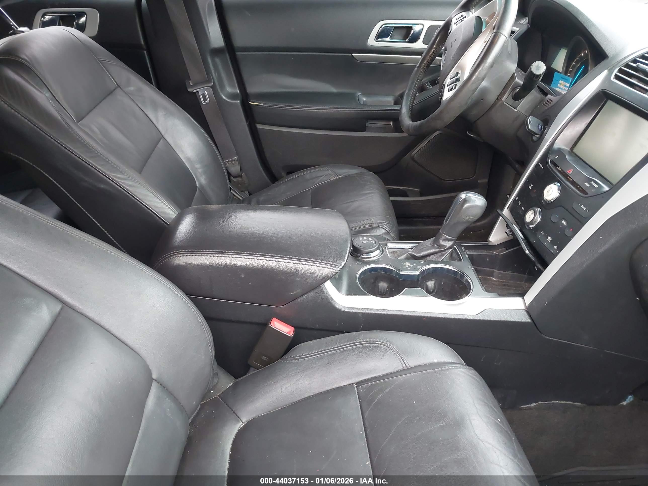 FORD EXPLORER image 5