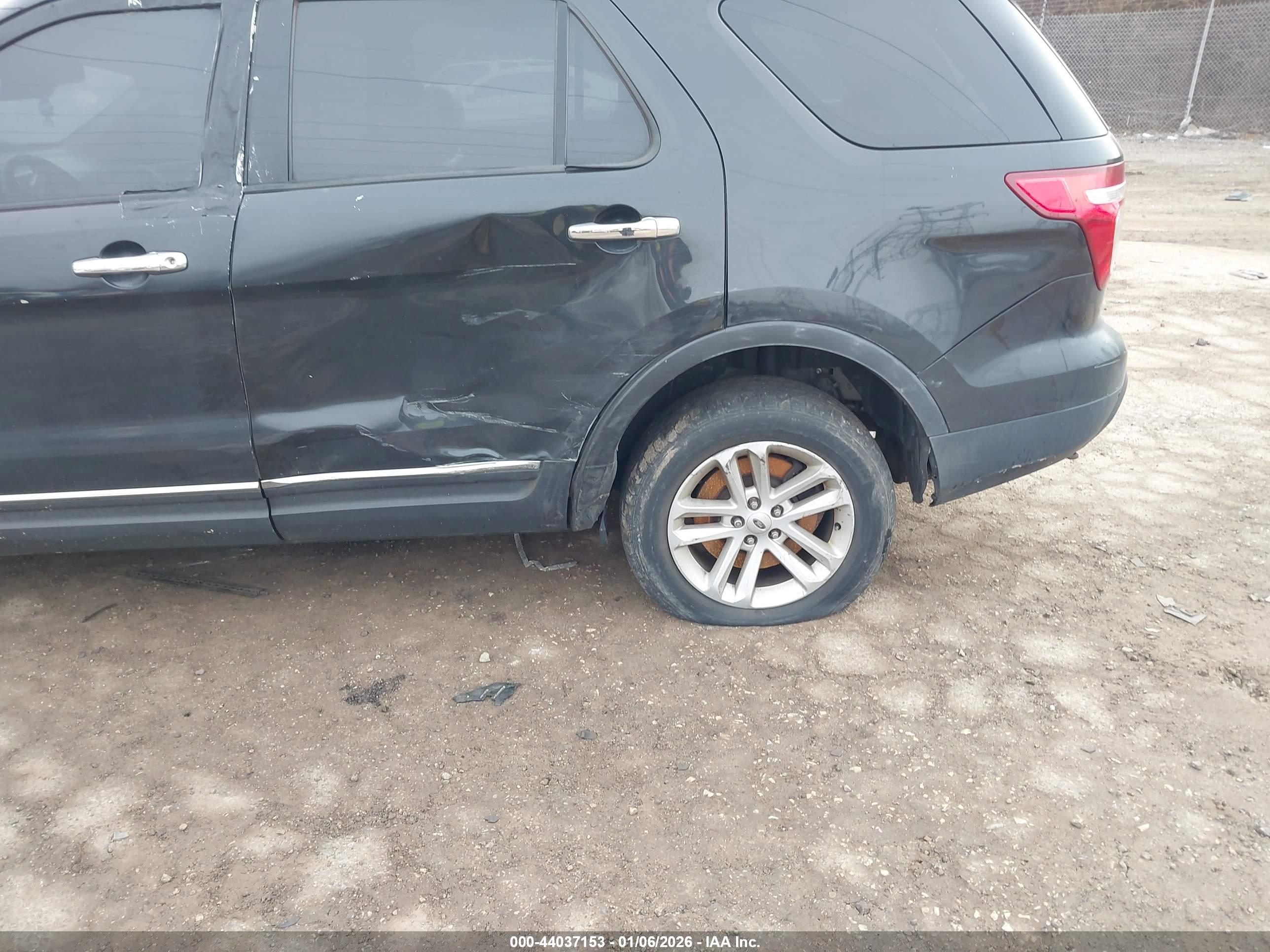 FORD EXPLORER image 6