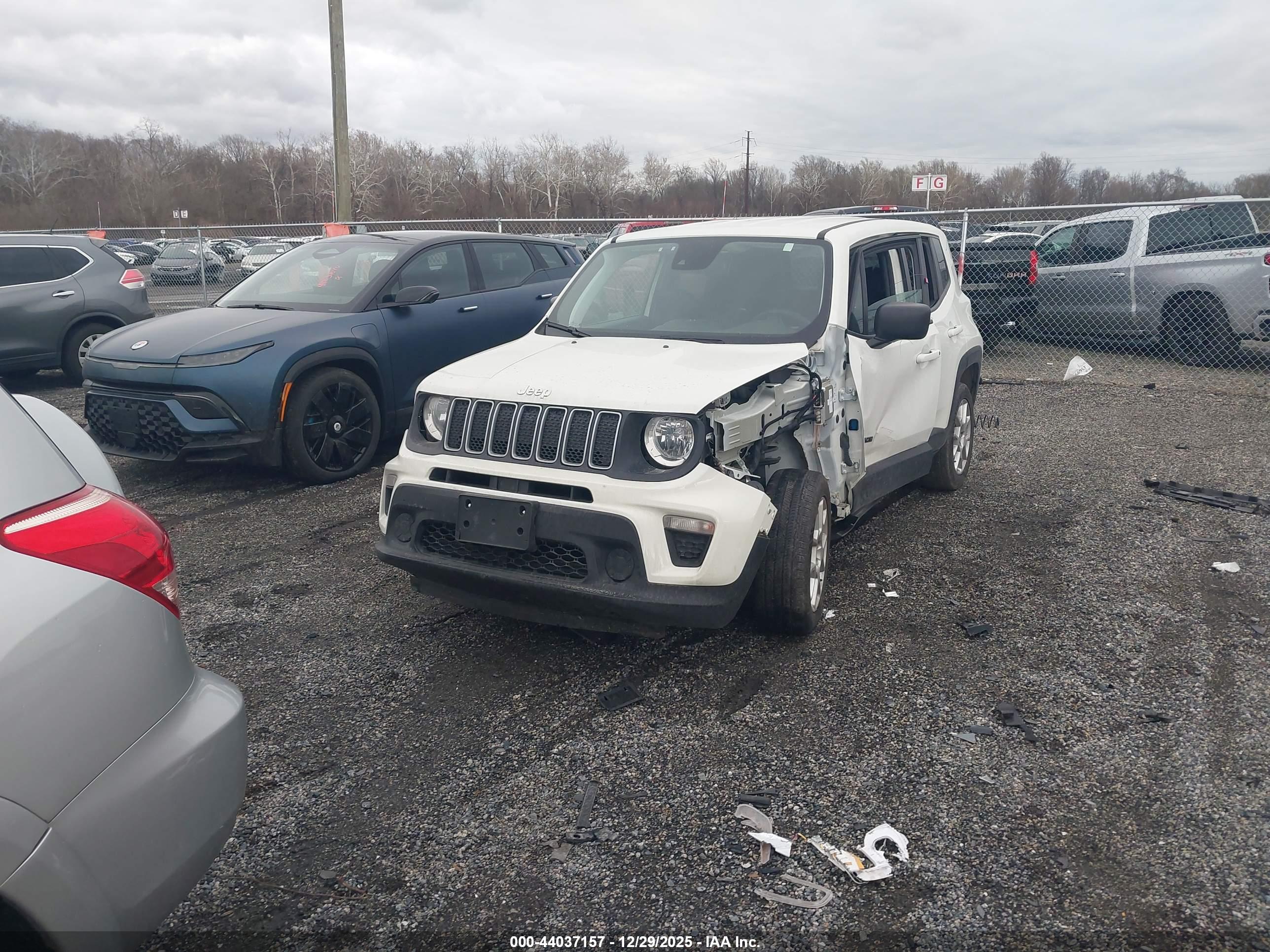 JEEP RENEGADE image 2