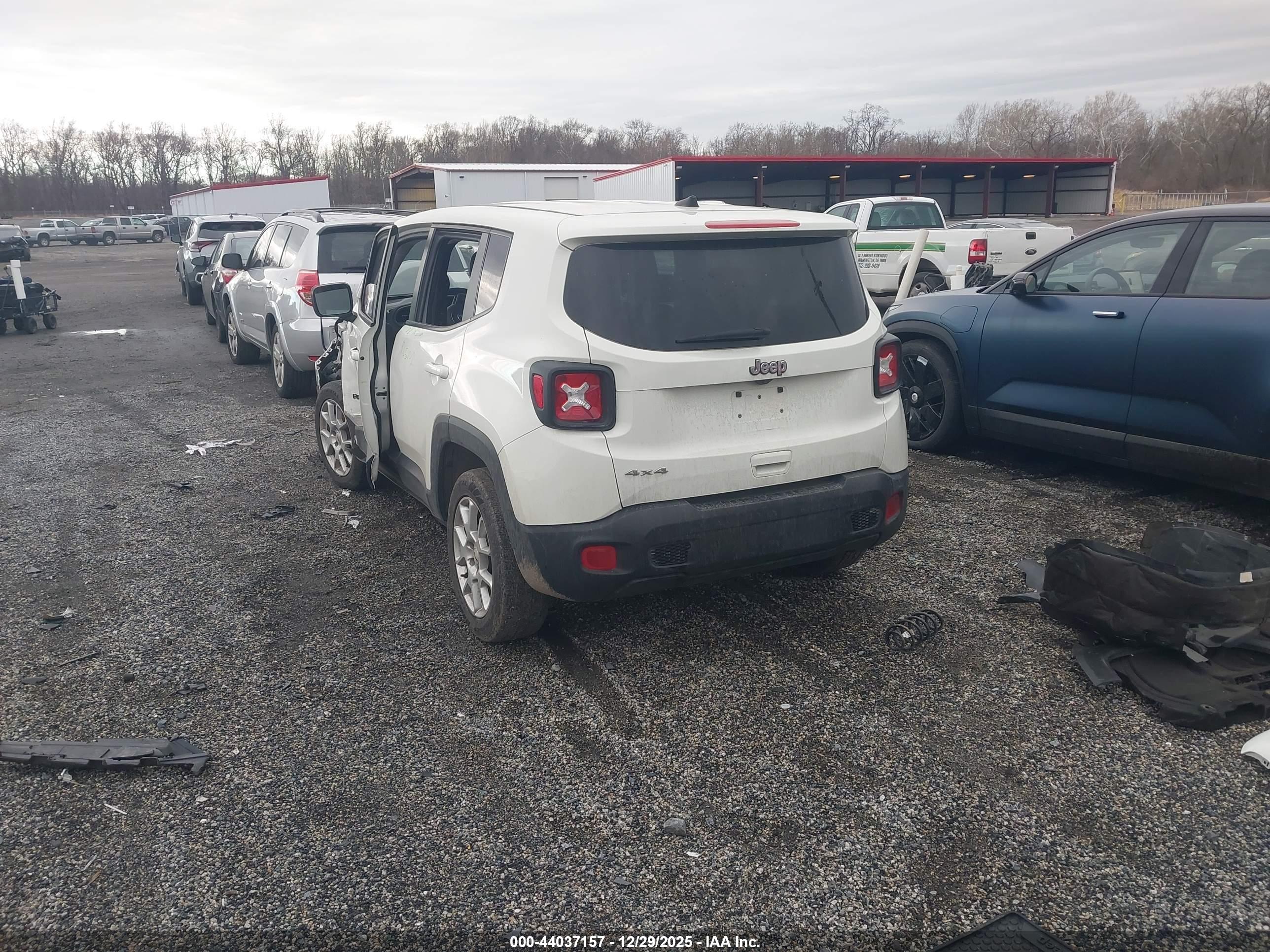 JEEP RENEGADE image 3