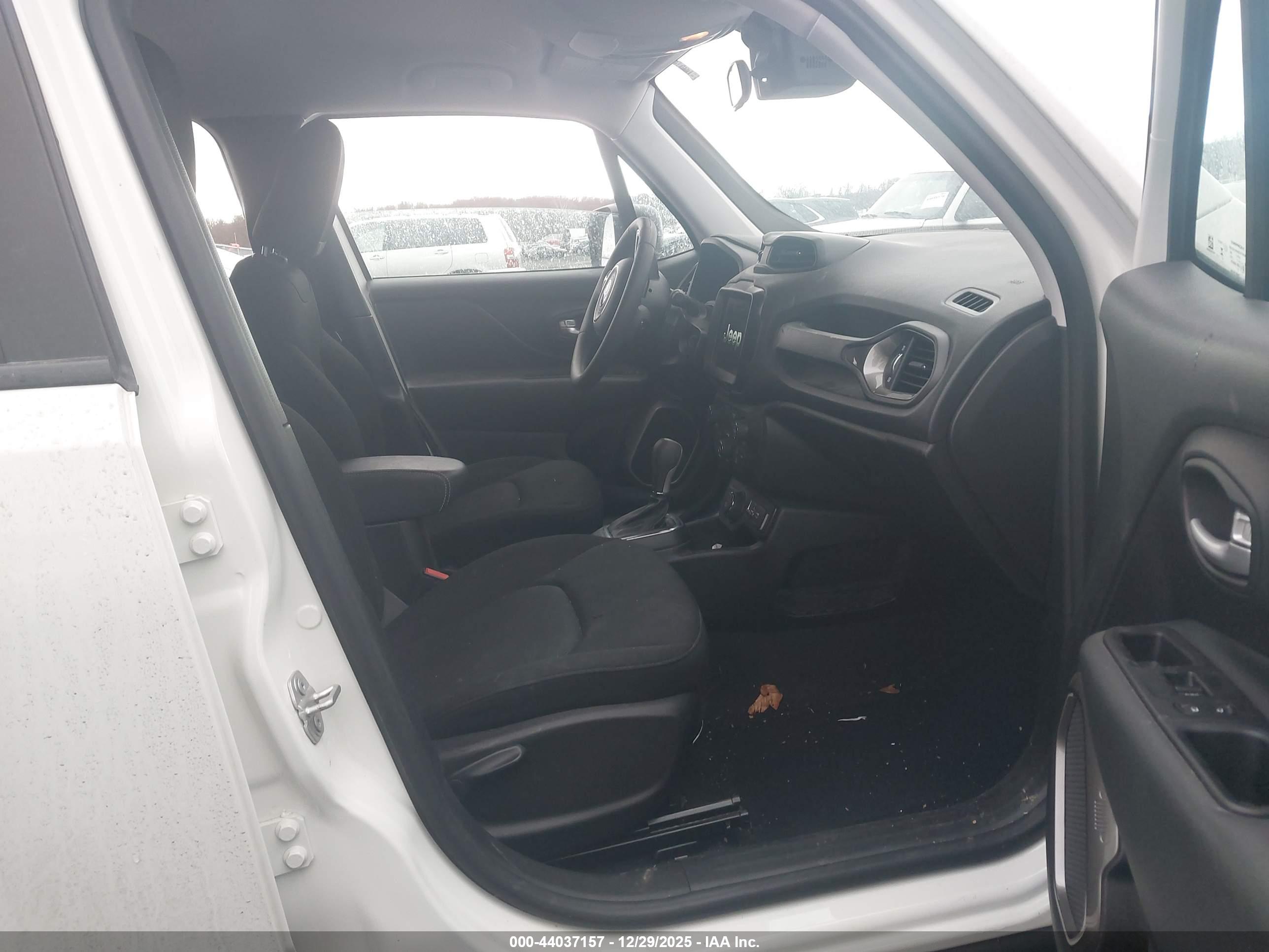 JEEP RENEGADE image 5