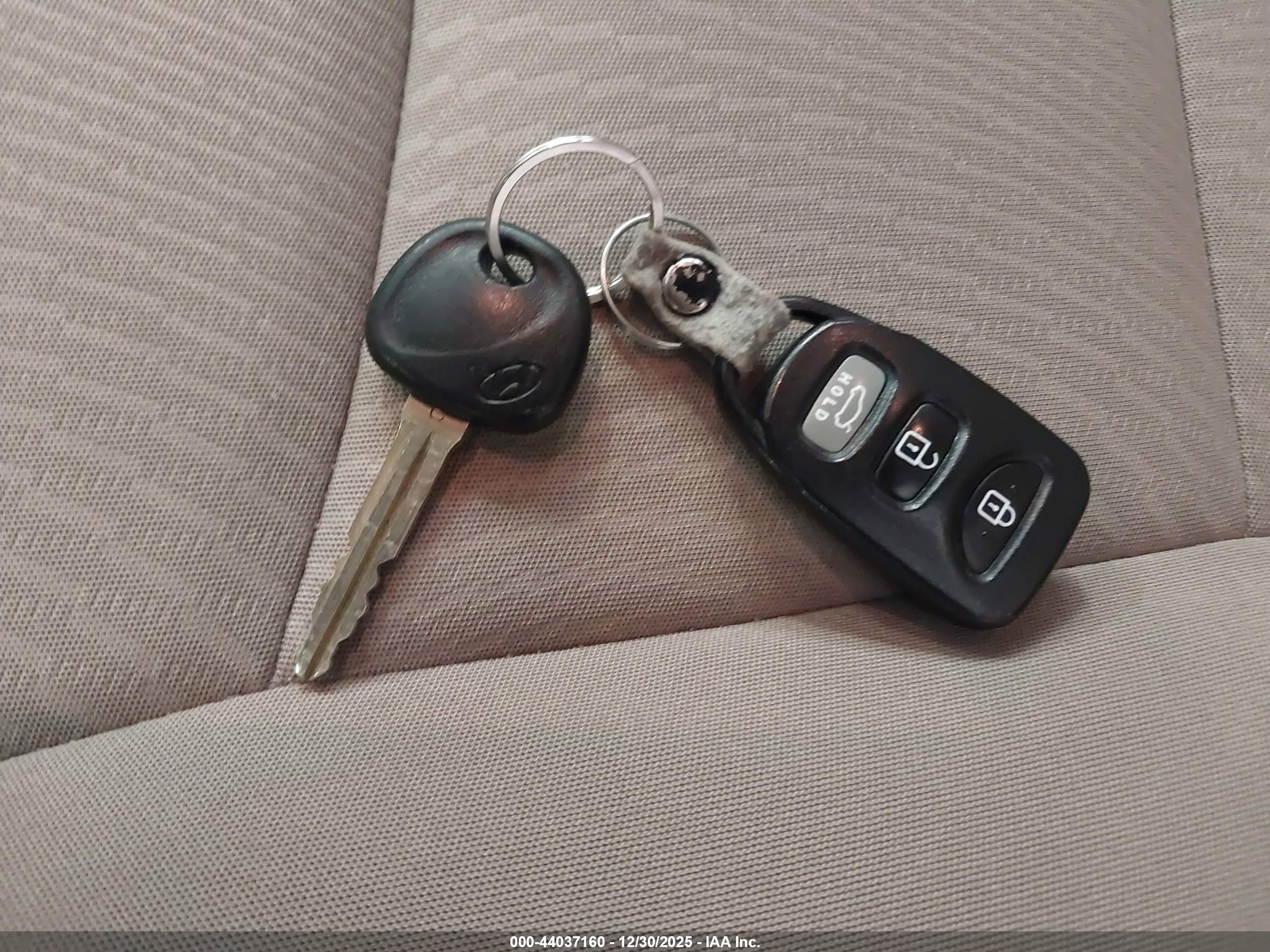 HYUNDAI ELANTRA image 11