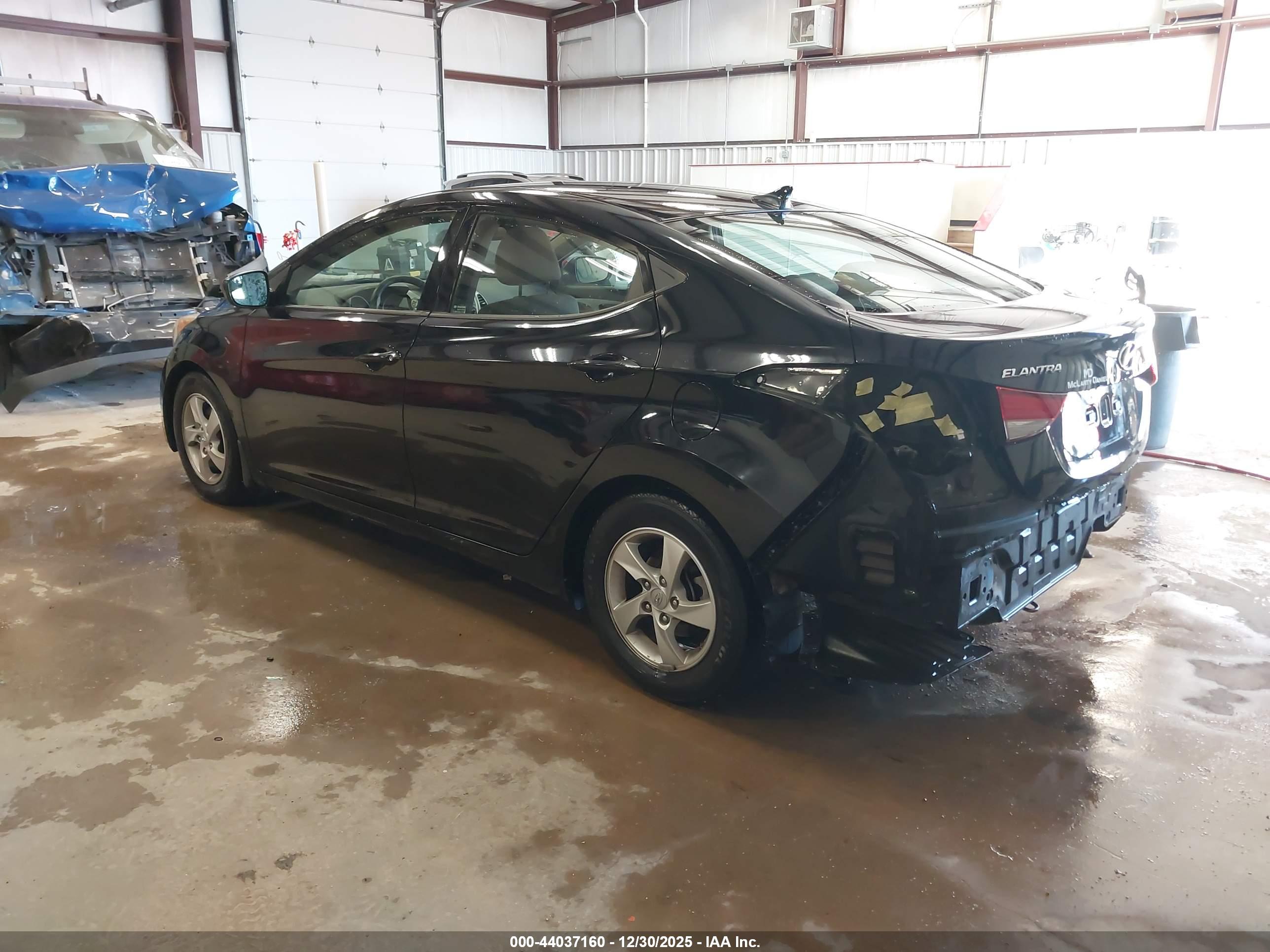 HYUNDAI ELANTRA image 3