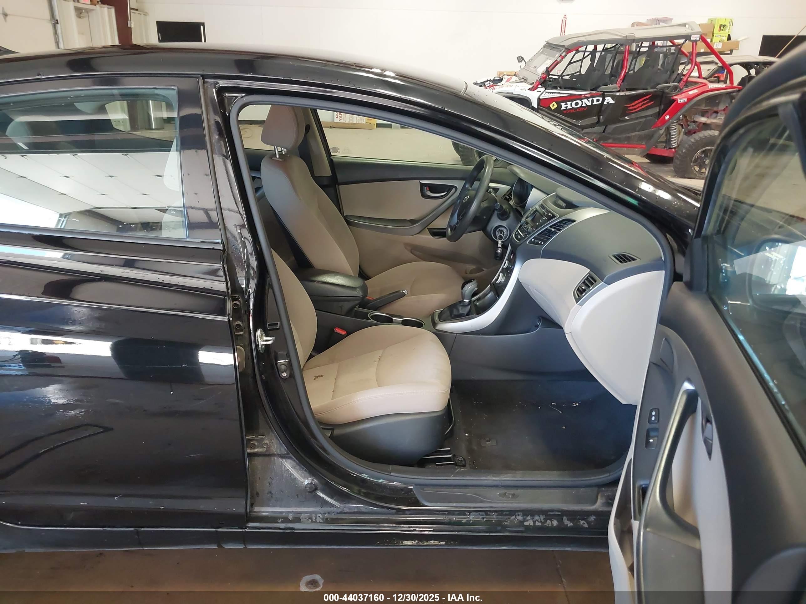HYUNDAI ELANTRA image 5