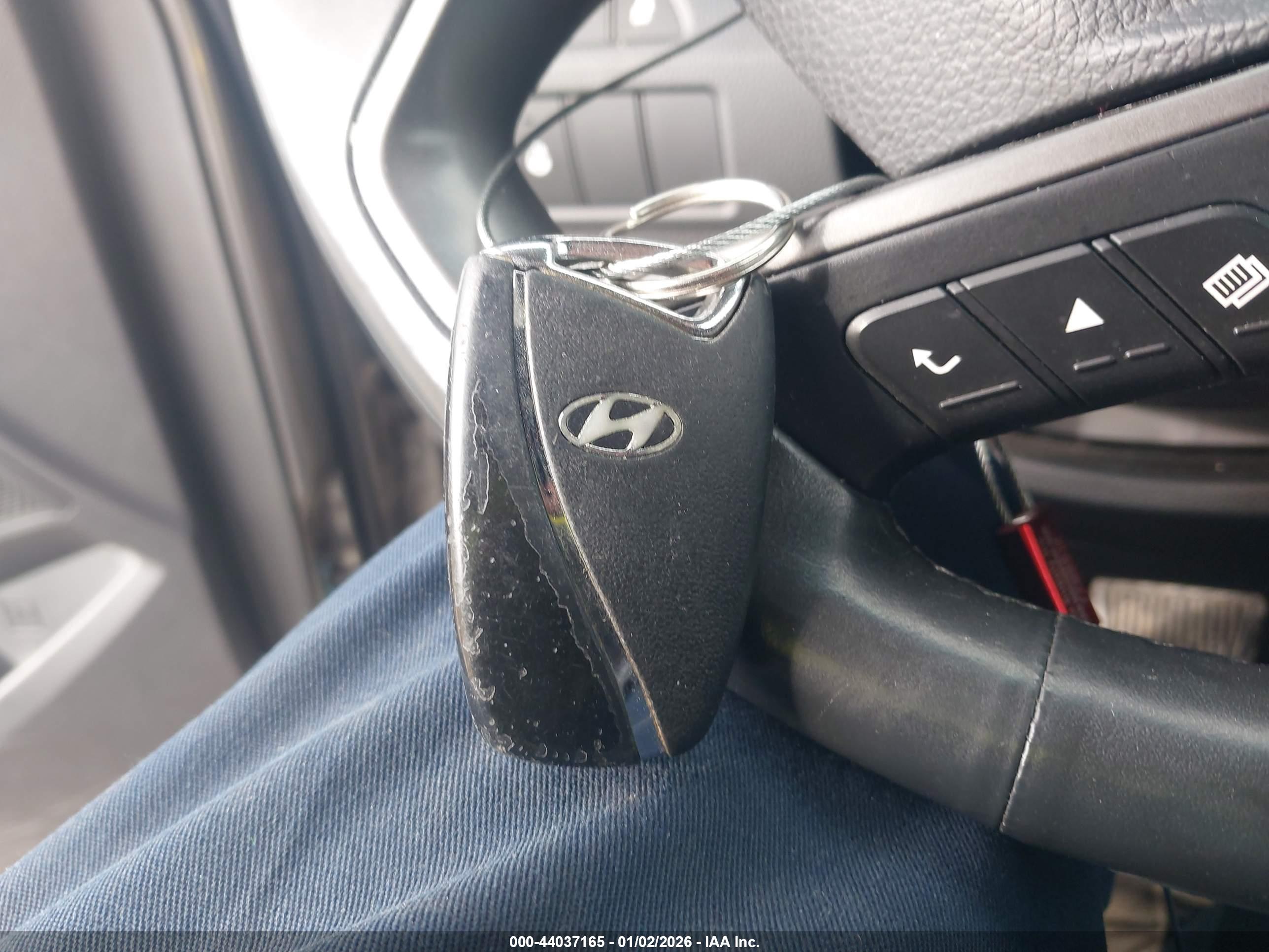 HYUNDAI SANTA image 11