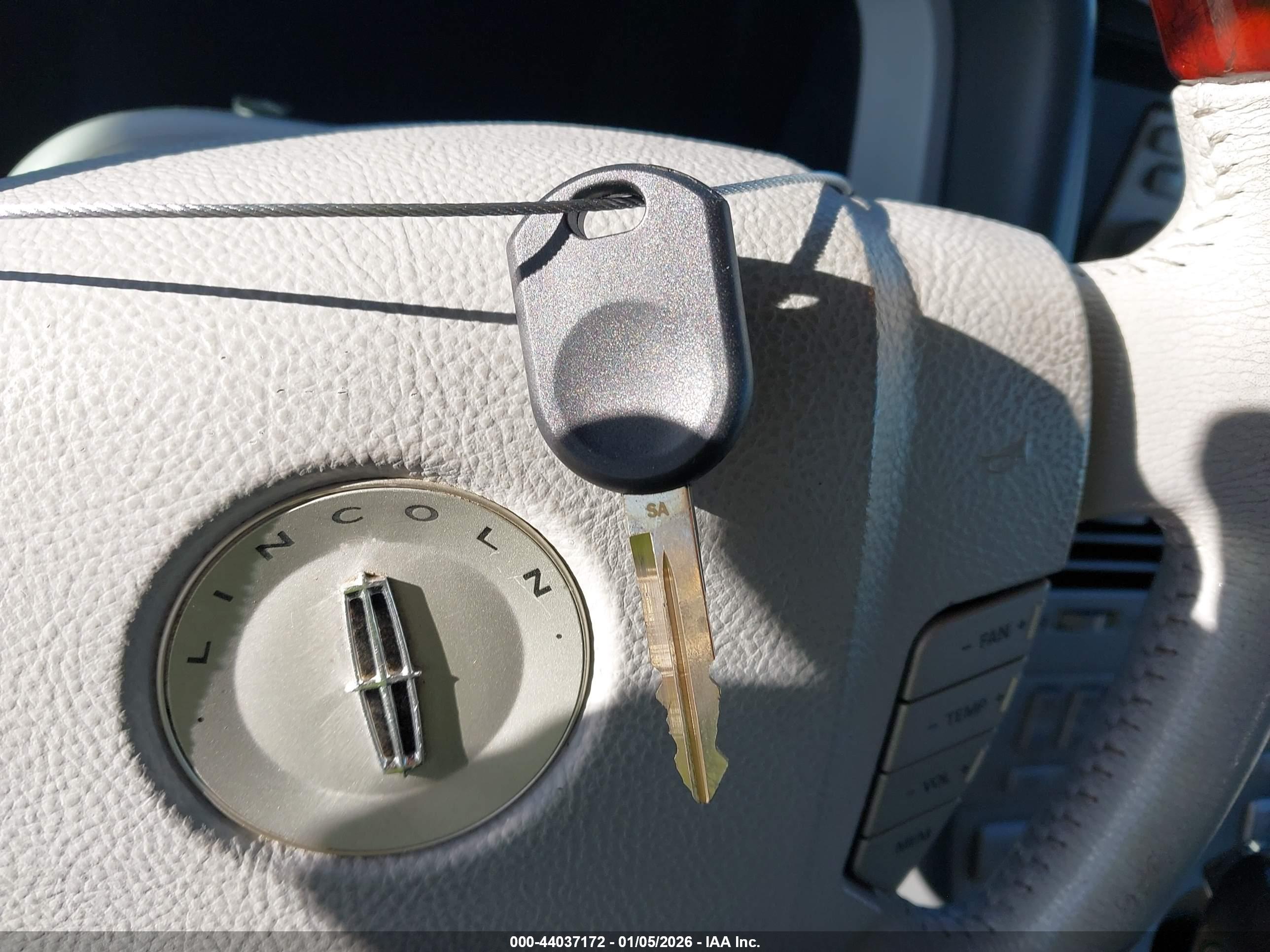 LINCOLN AVIATOR image 11