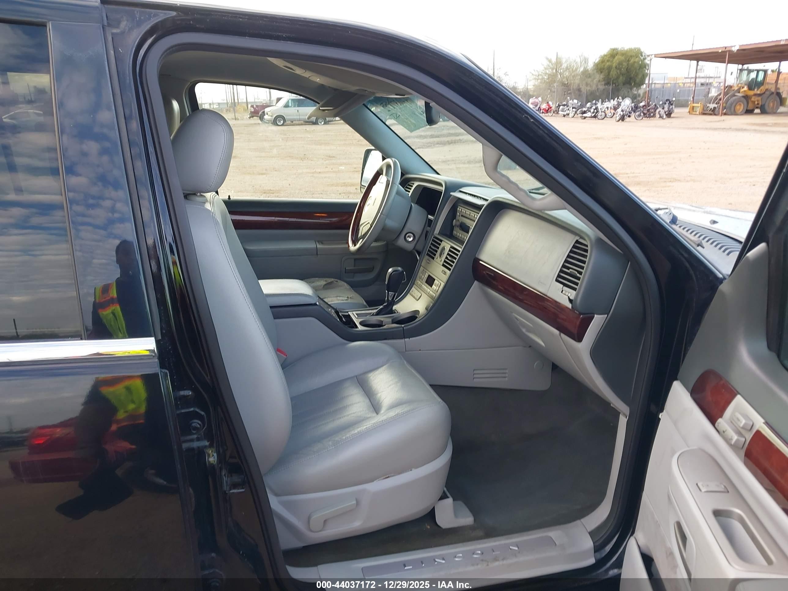 LINCOLN AVIATOR image 5
