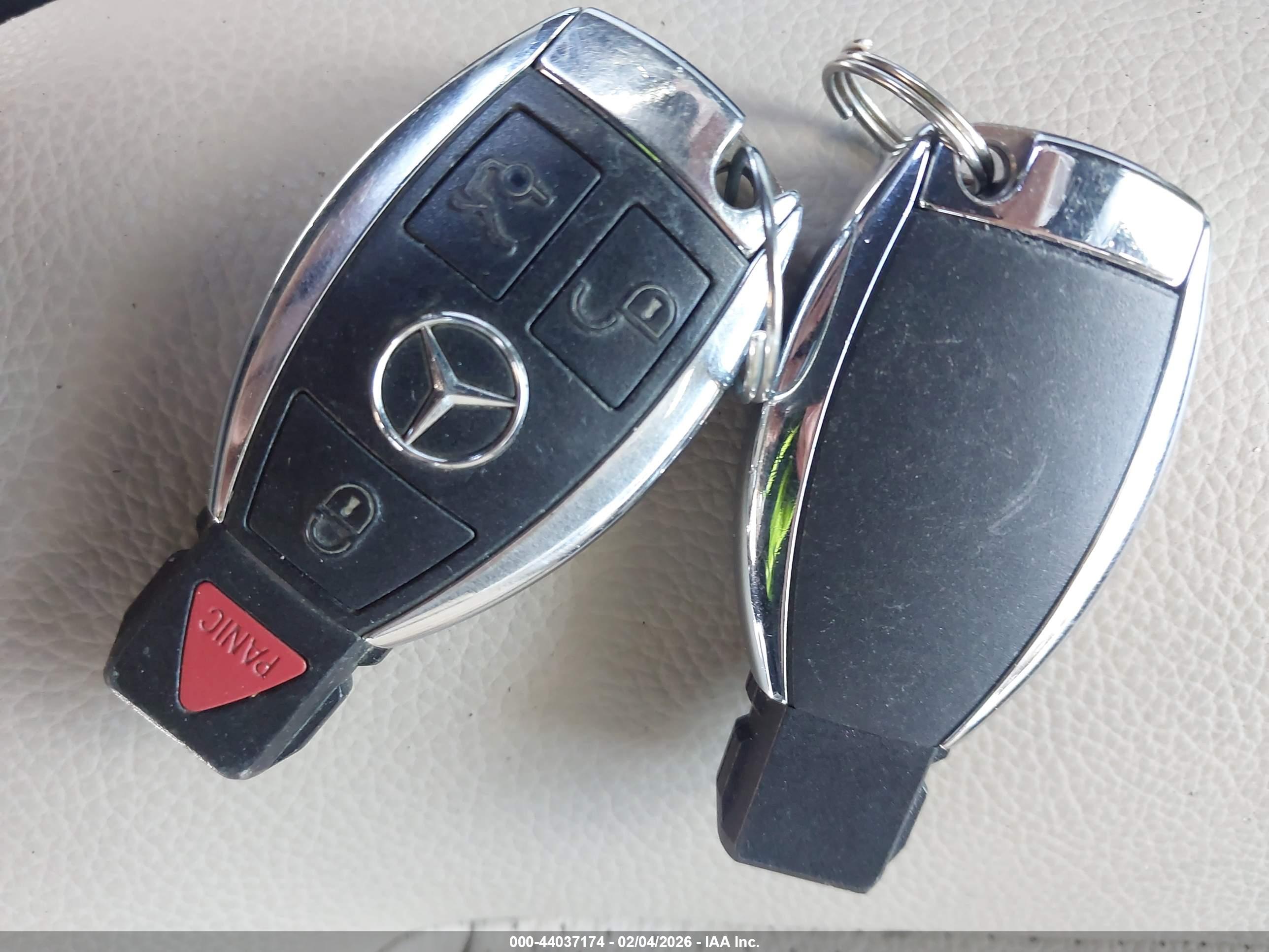 MERCEDES-BENZ E image 11