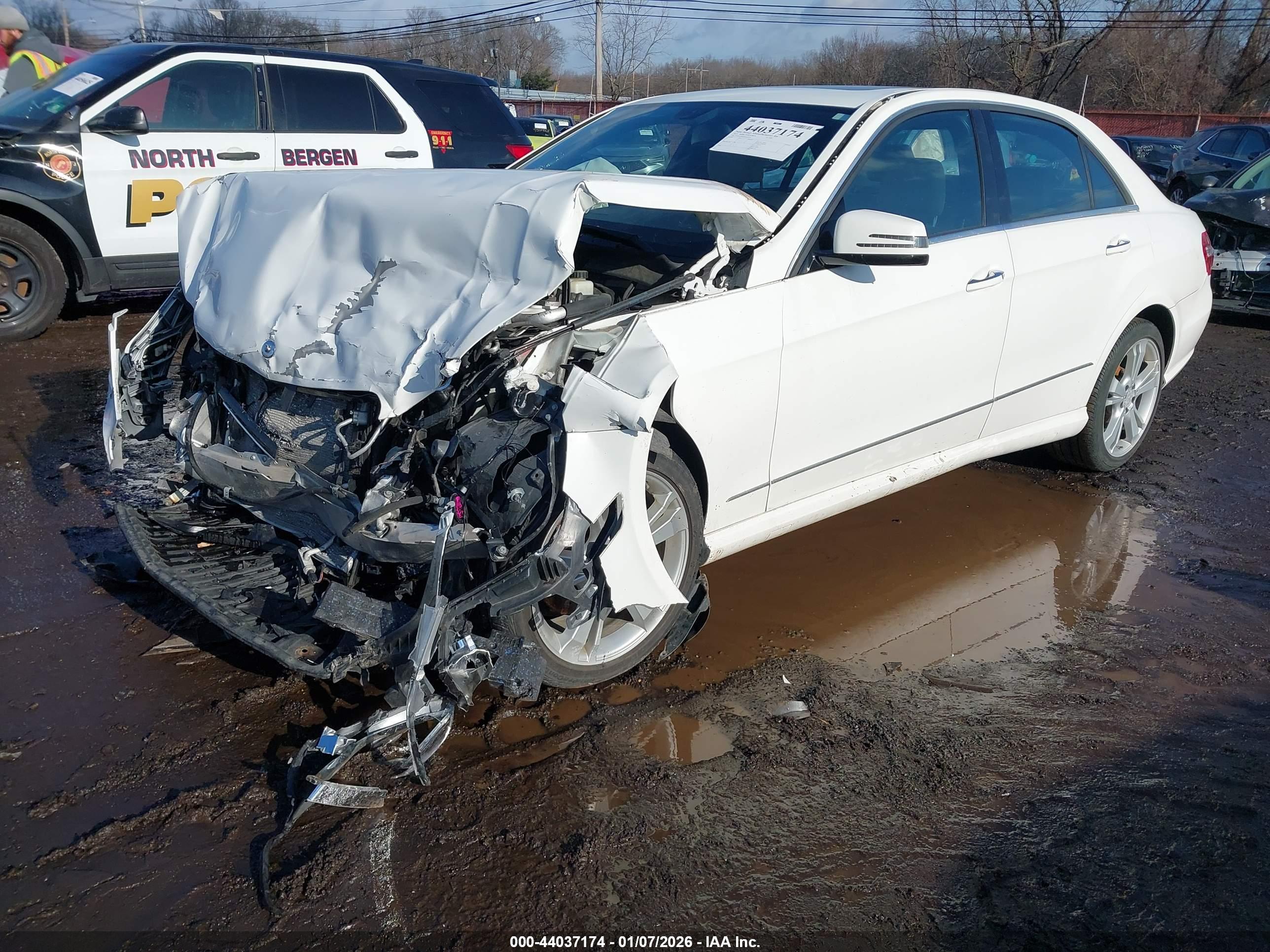 MERCEDES-BENZ E image 6
