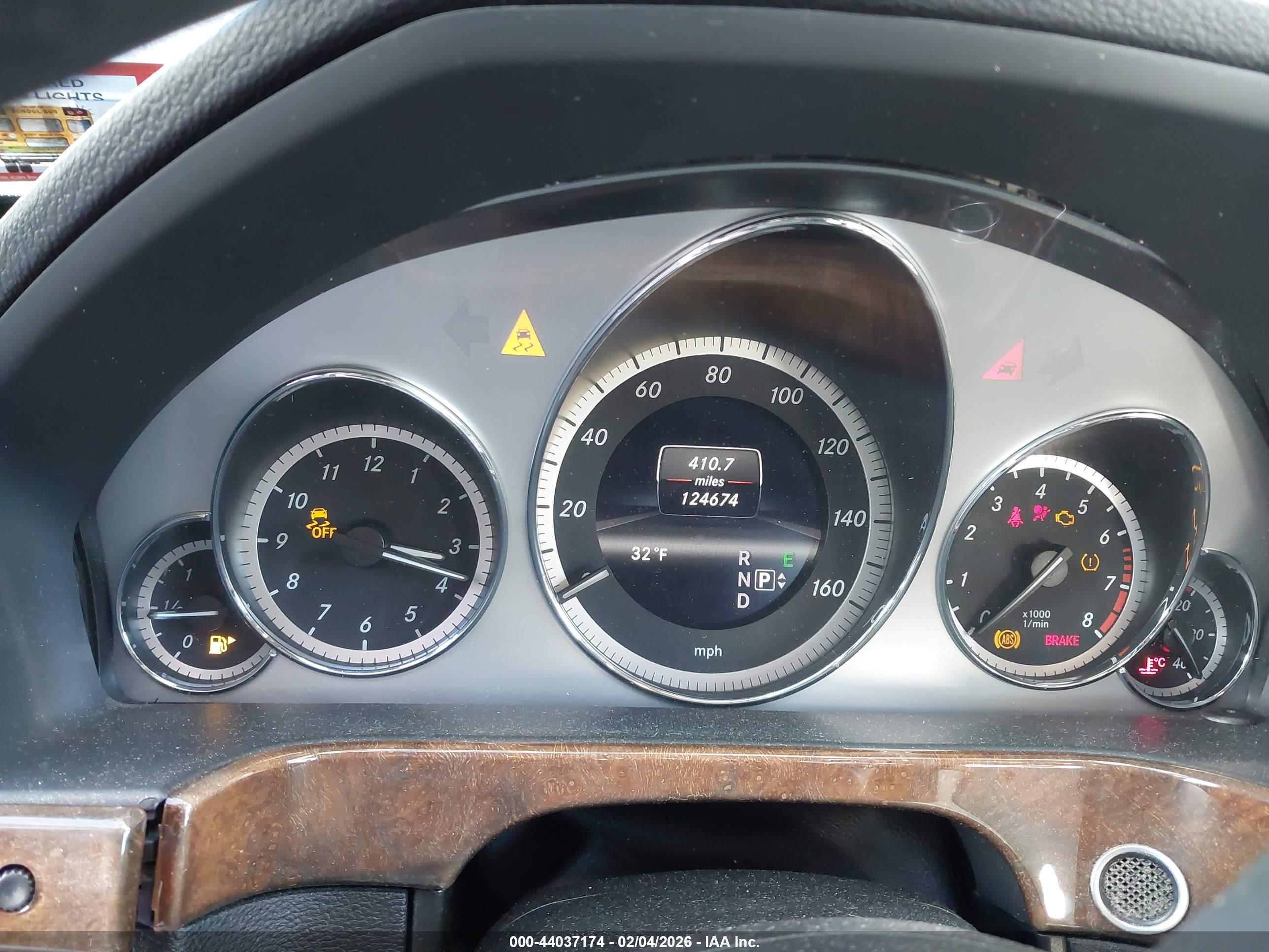 MERCEDES-BENZ E image 7