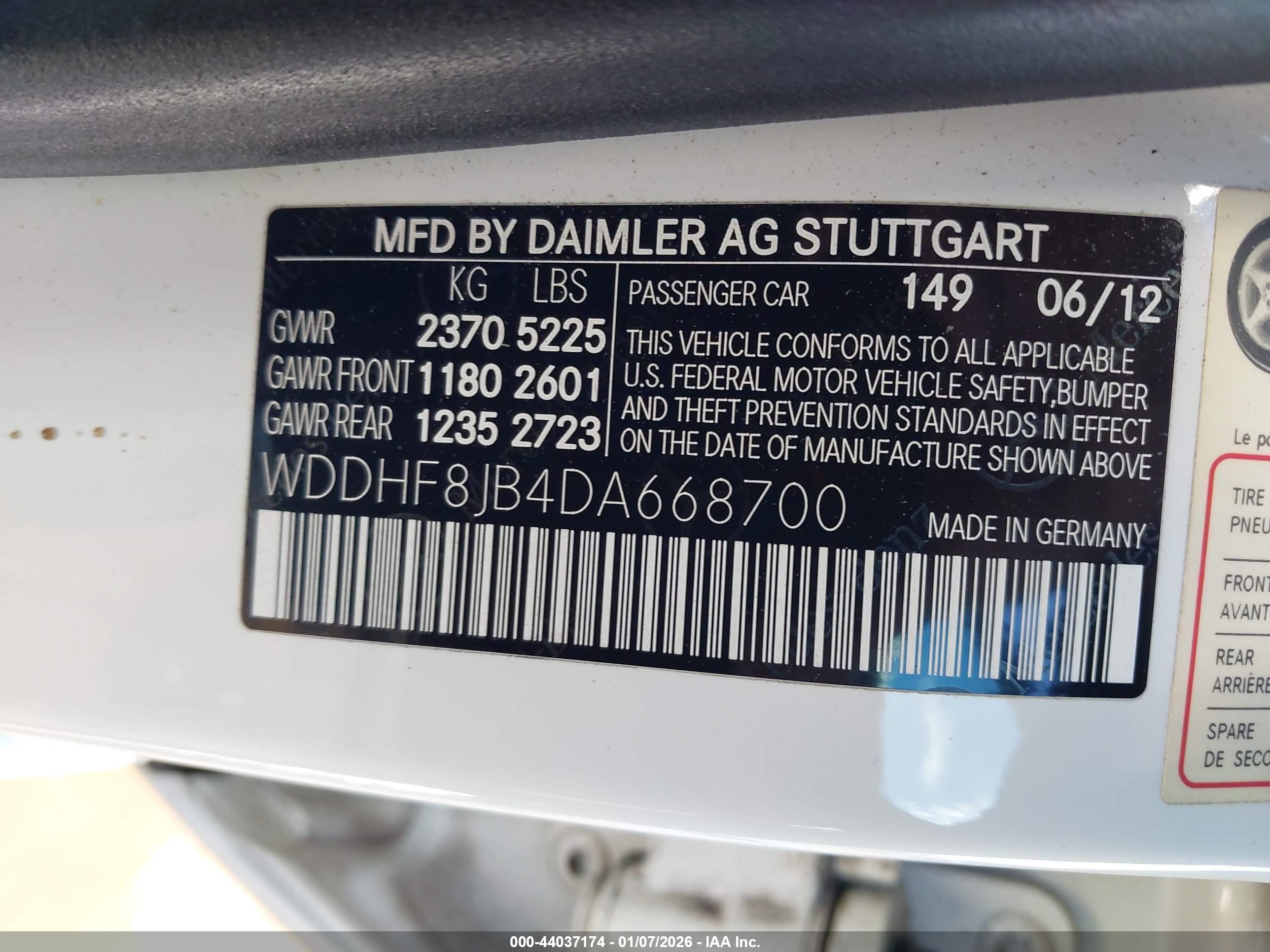 MERCEDES-BENZ E image 9