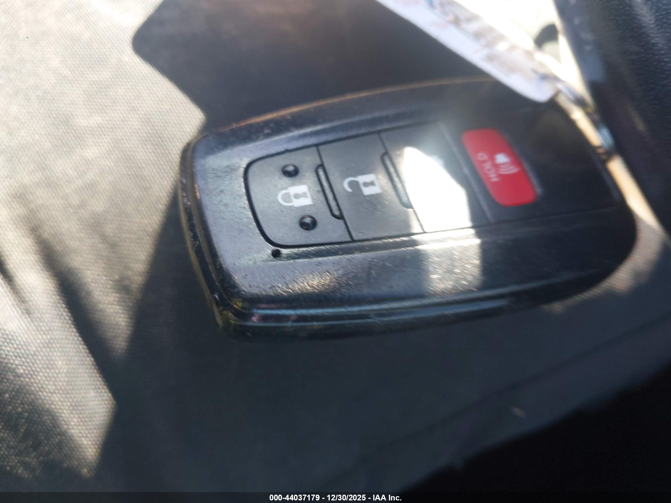 TOYOTA CAMRY image 11