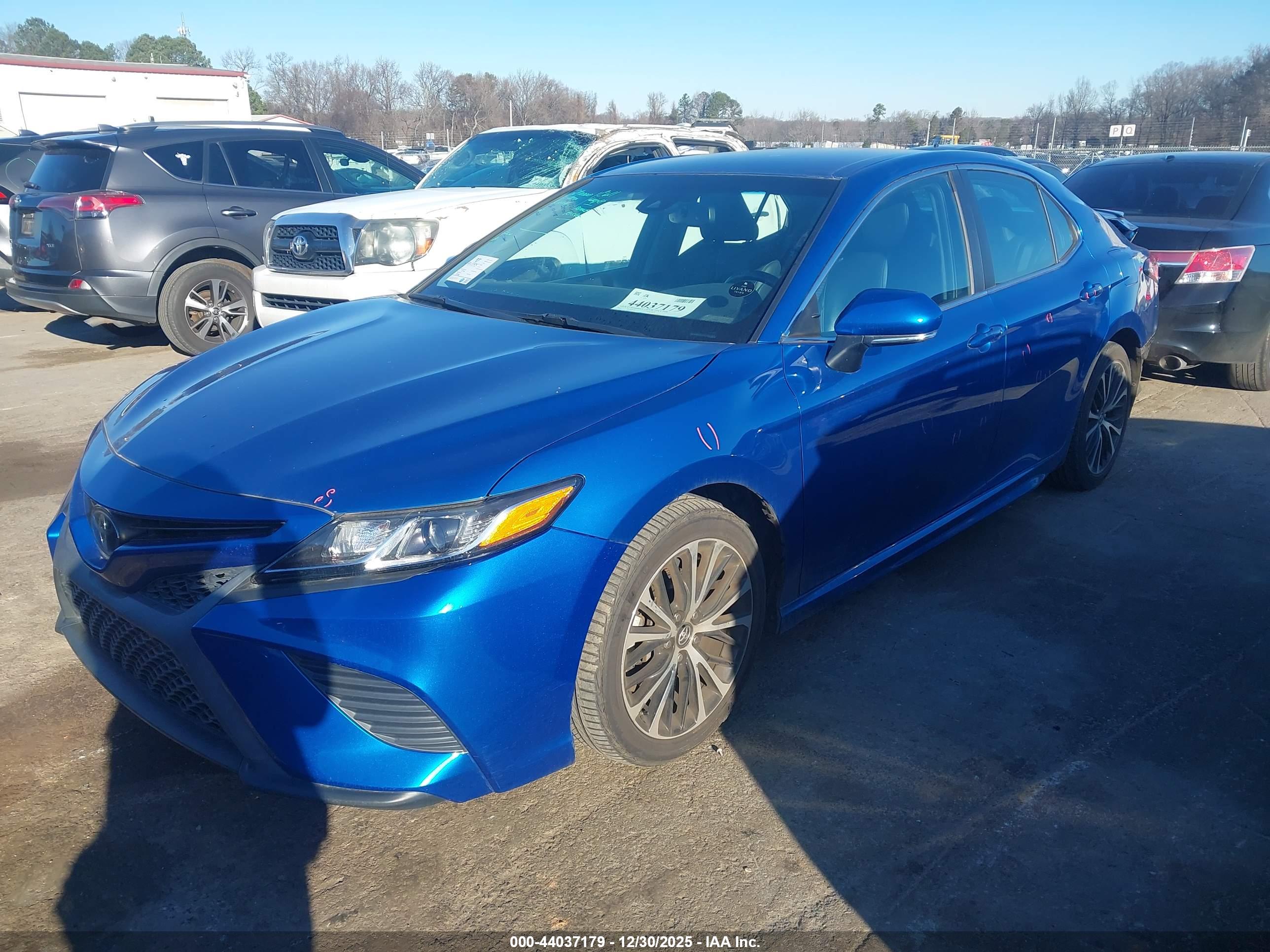 TOYOTA CAMRY image 2