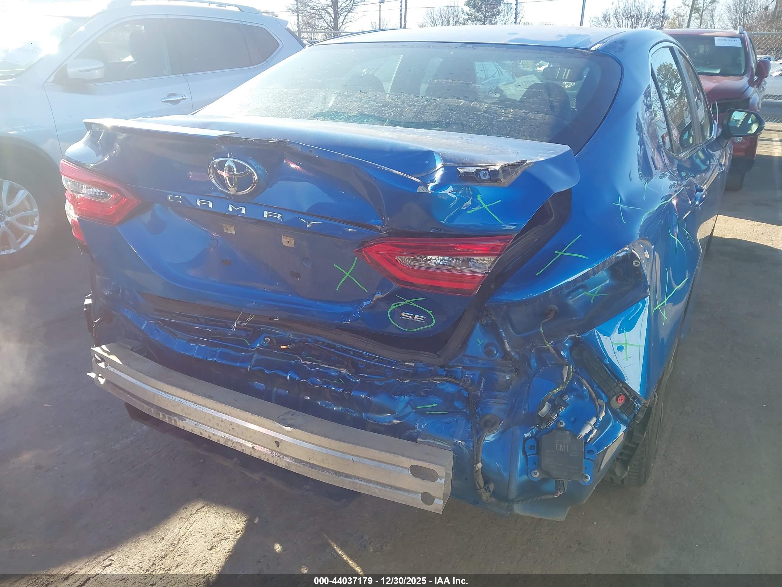 TOYOTA CAMRY image 6
