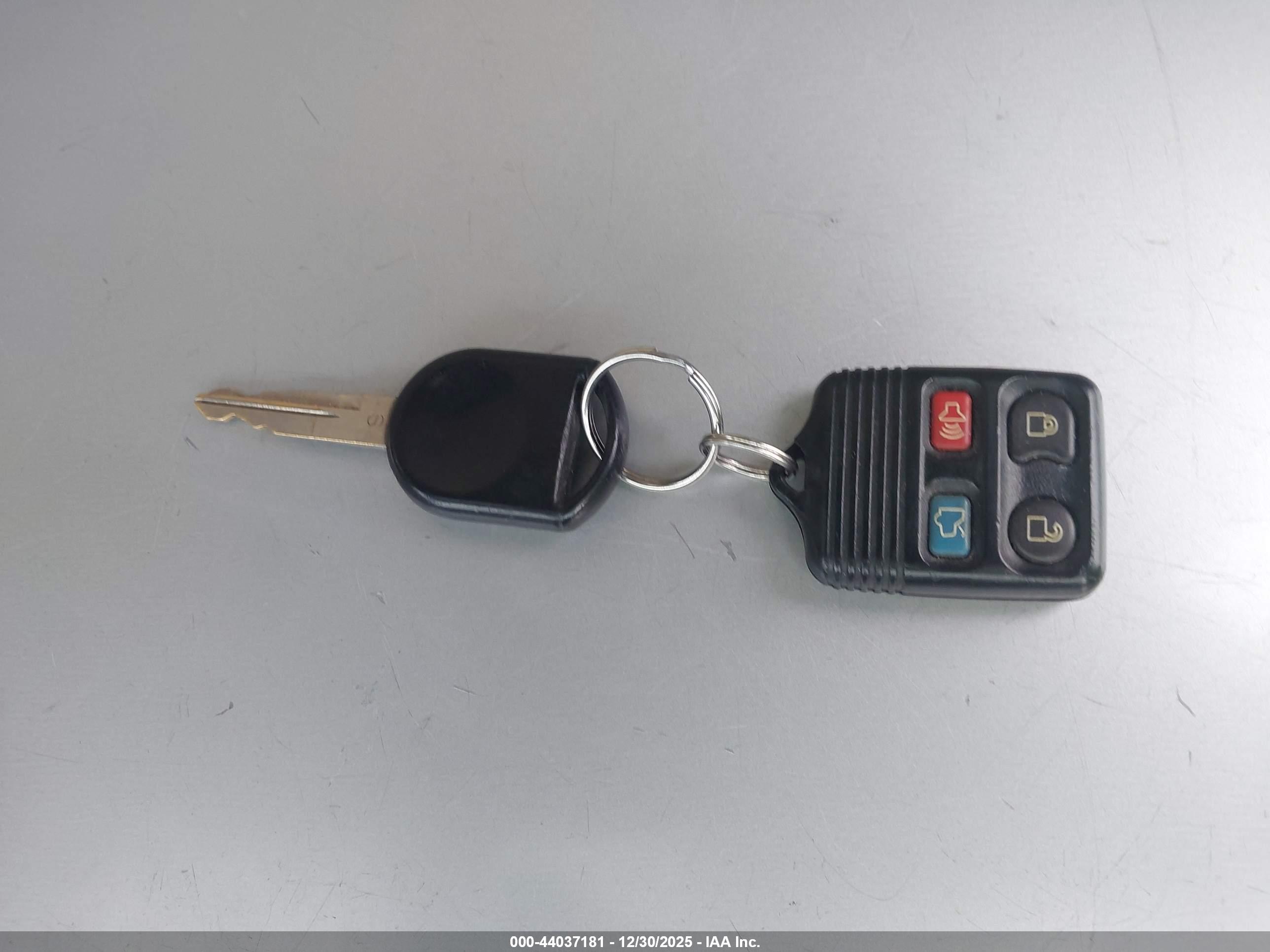 FORD EXPLORER image 11