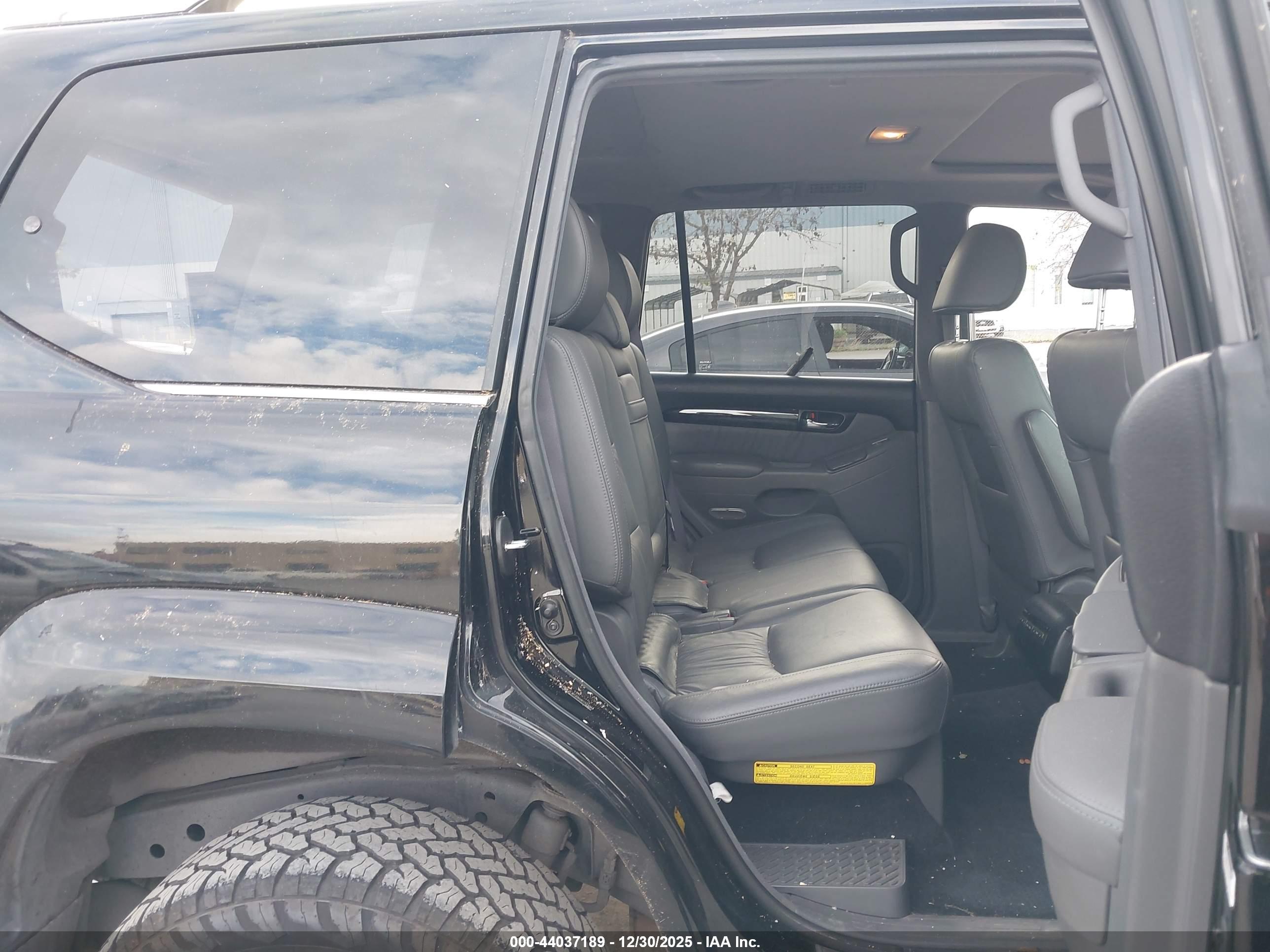 LEXUS GX image 8