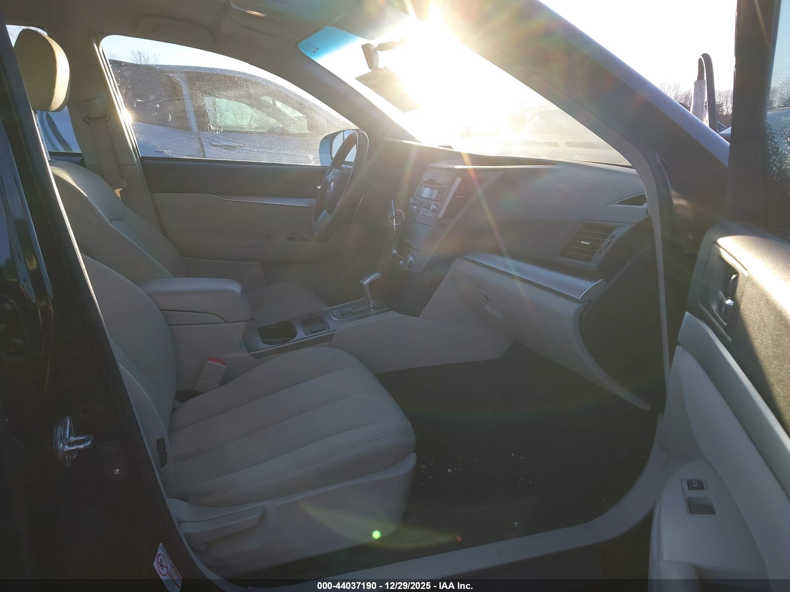 SUBARU LEGACY image 5