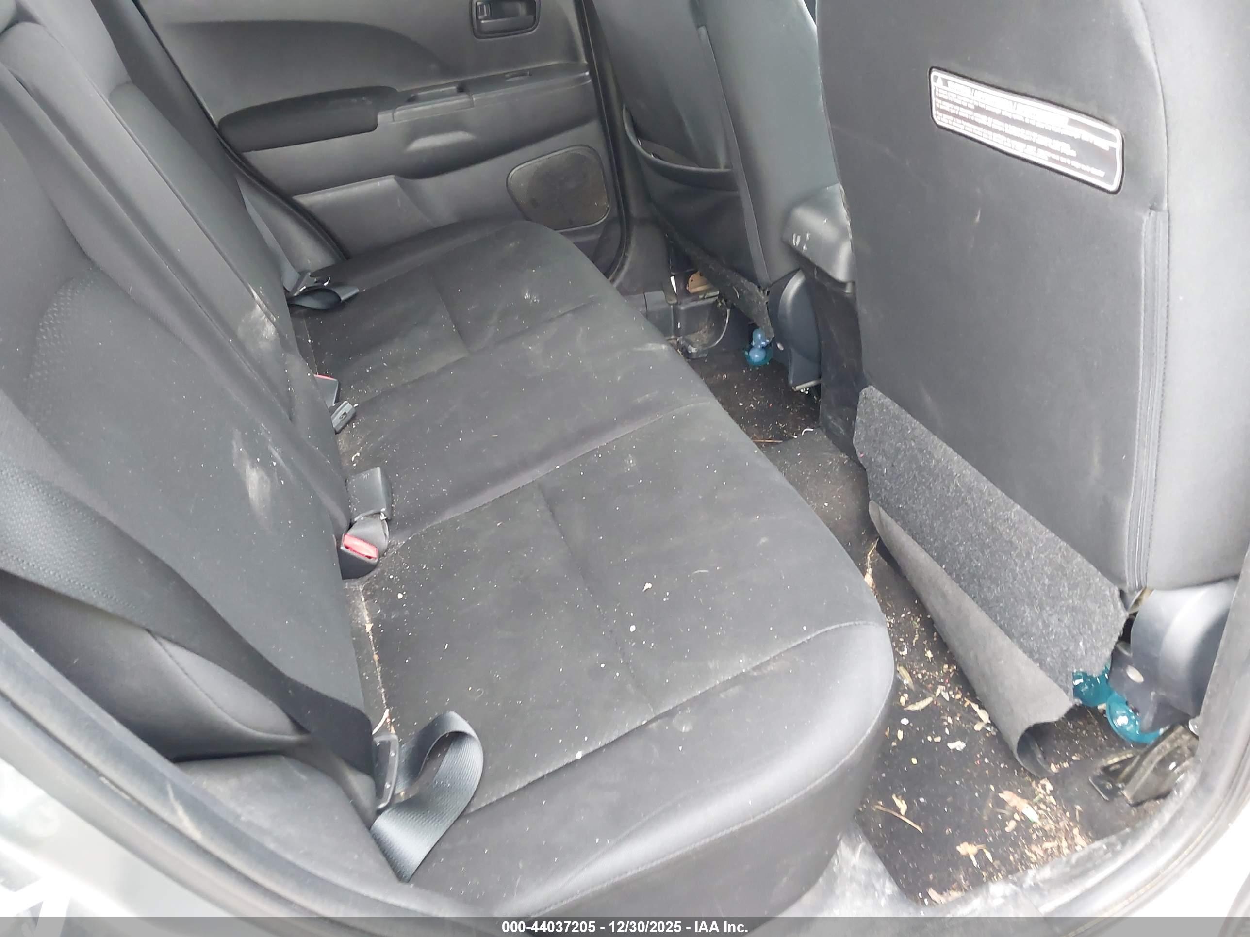 MITSUBISHI OUTLANDER image 8