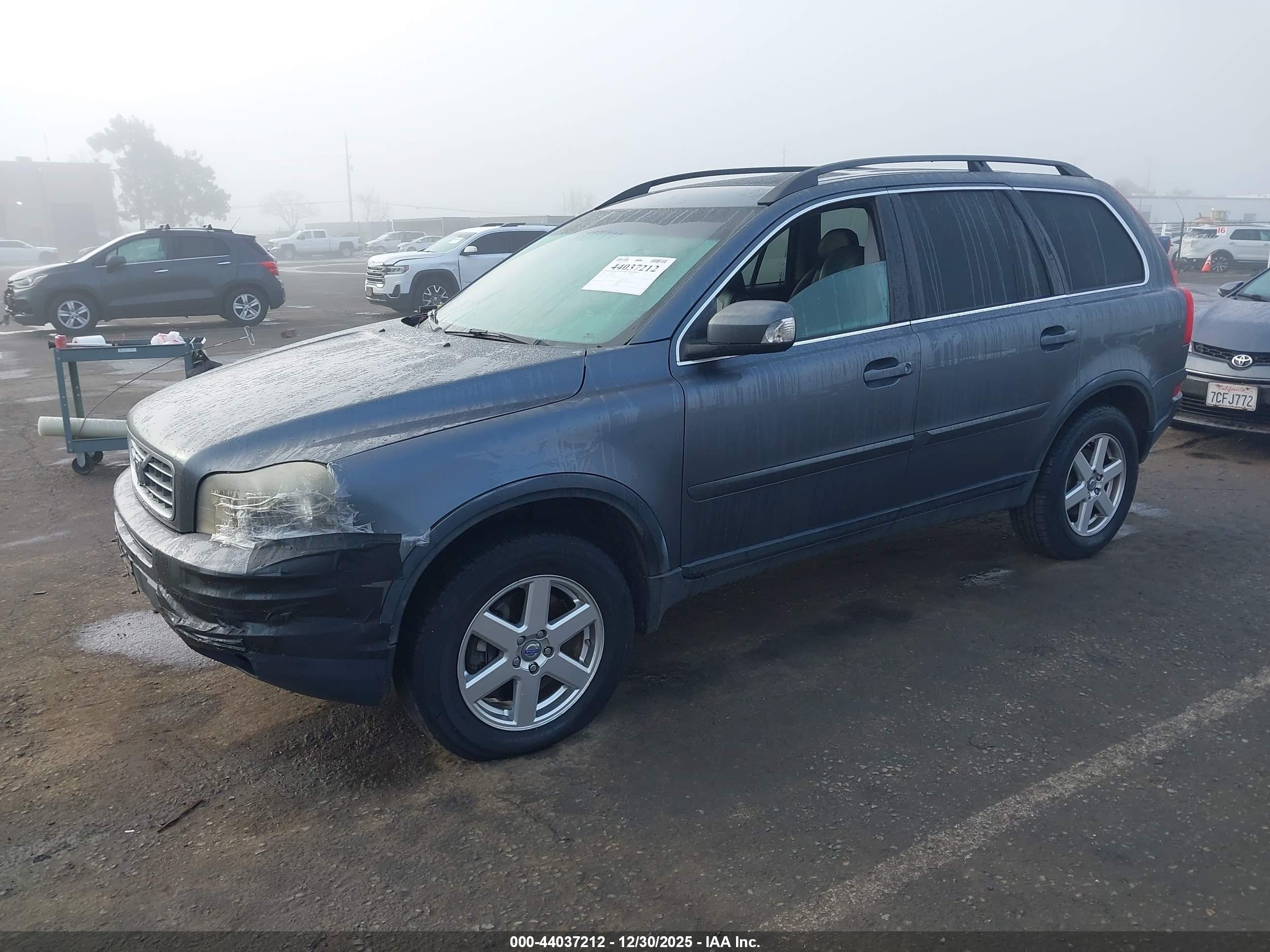 VOLVO XC90 image 2