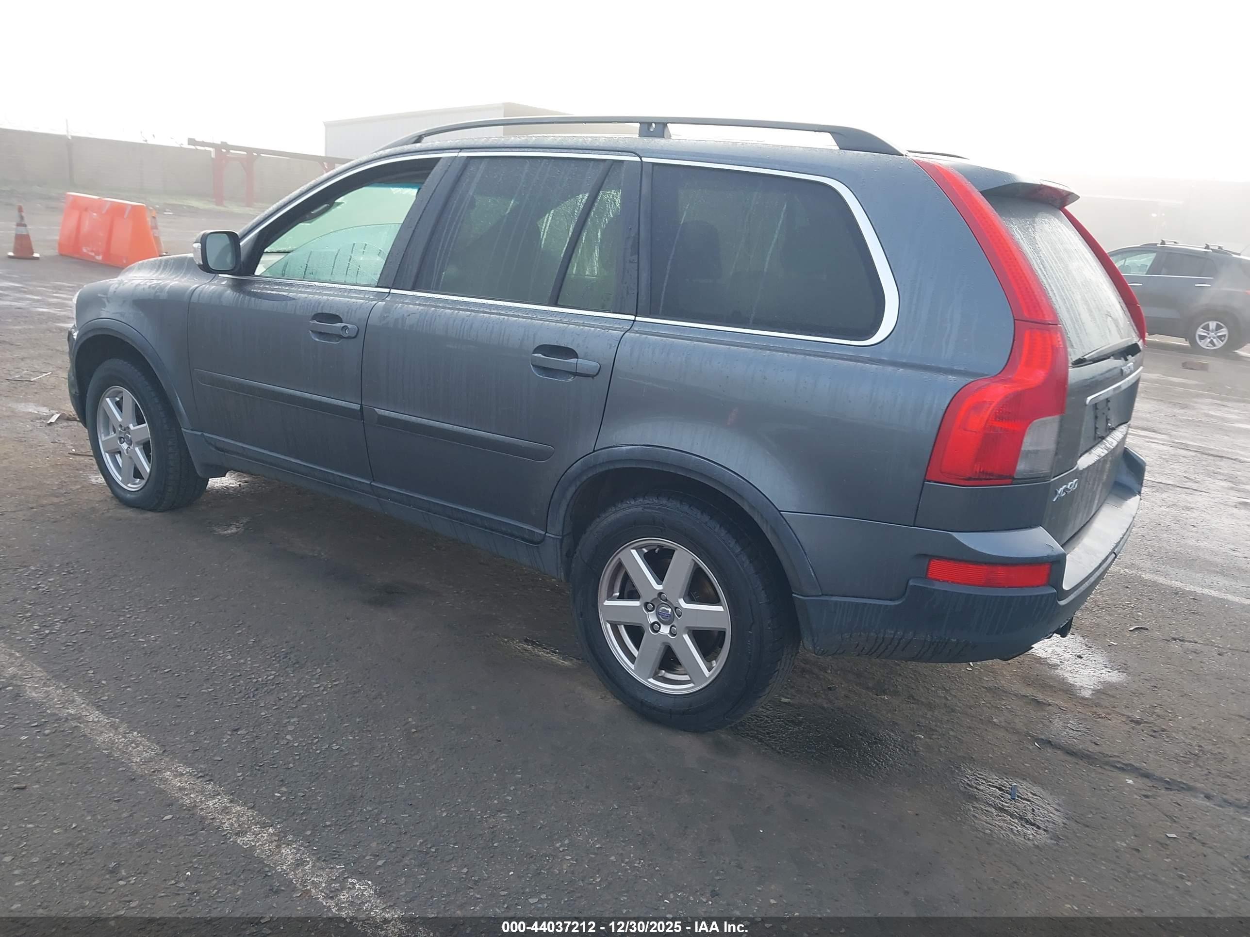 VOLVO XC90 image 3